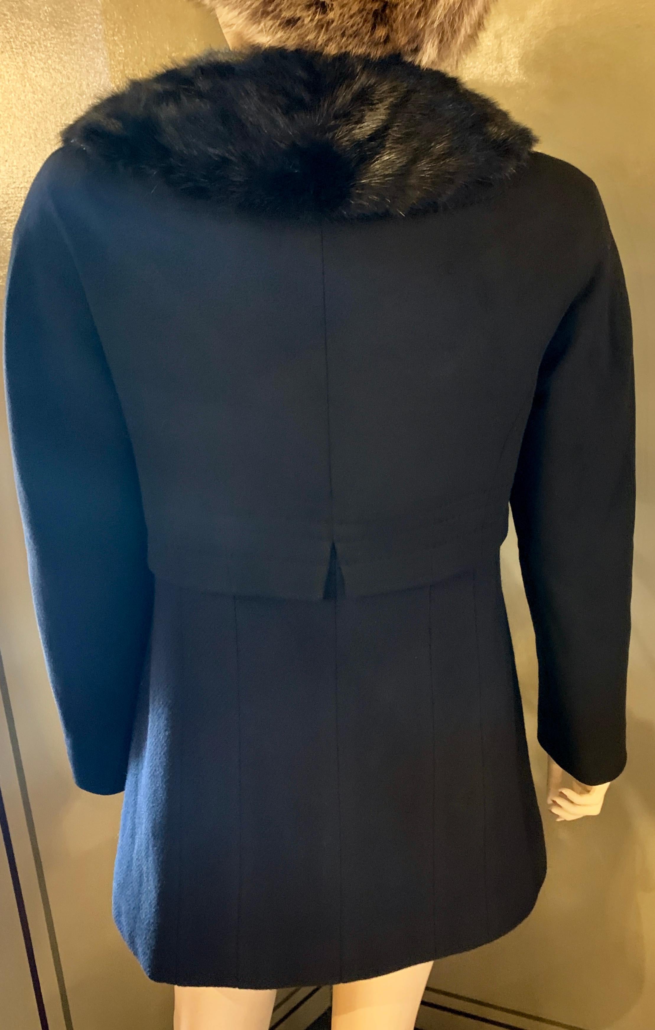 Louis Vuitton Paris Manteau en laine noir à col en vison pour femmes Taille 38 US Taille 6 Excellent état - En vente à Tustin, CA