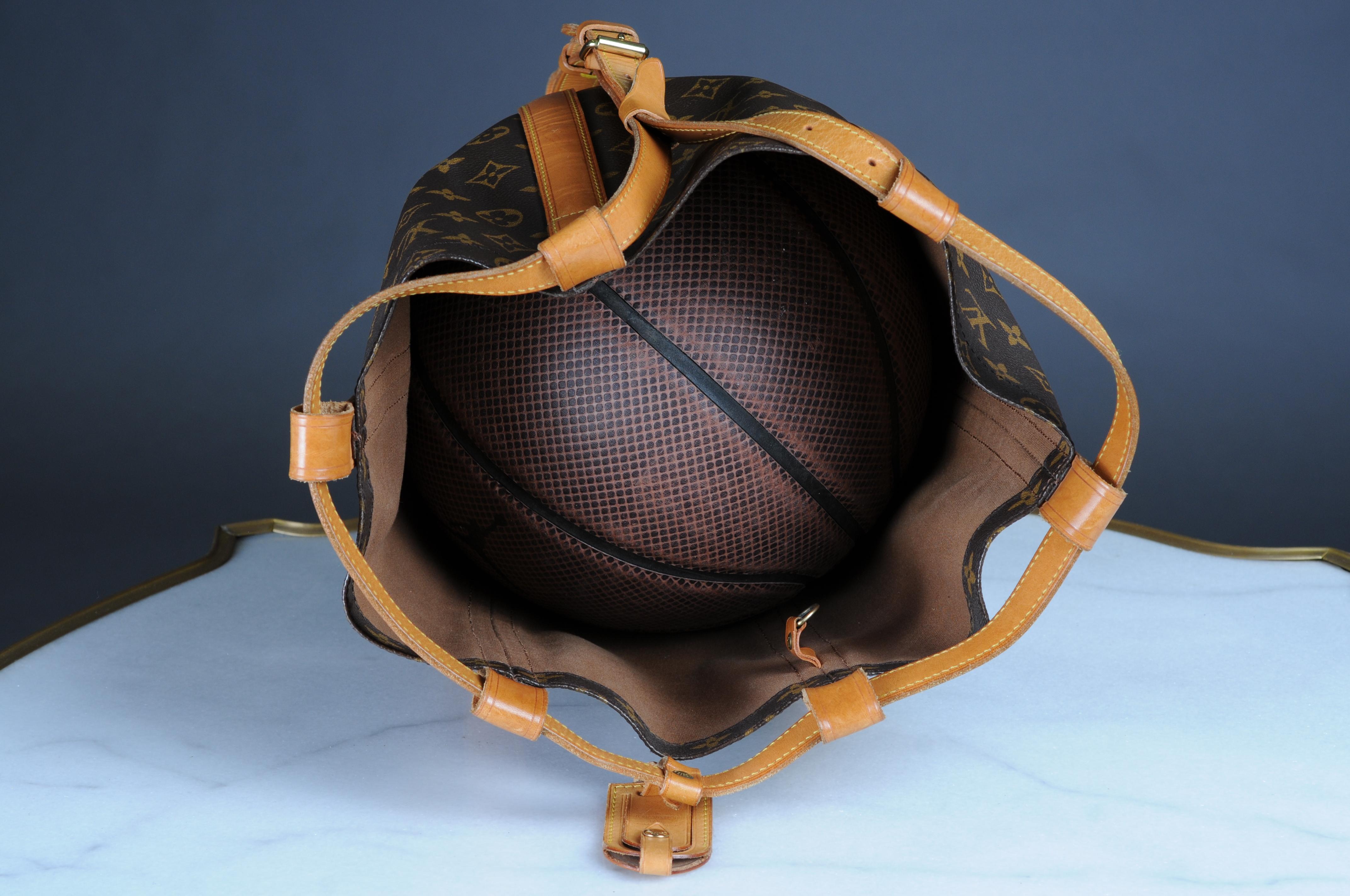 Rare Louis Vuitton Romeo Gigli Football Bag  For Sale 9