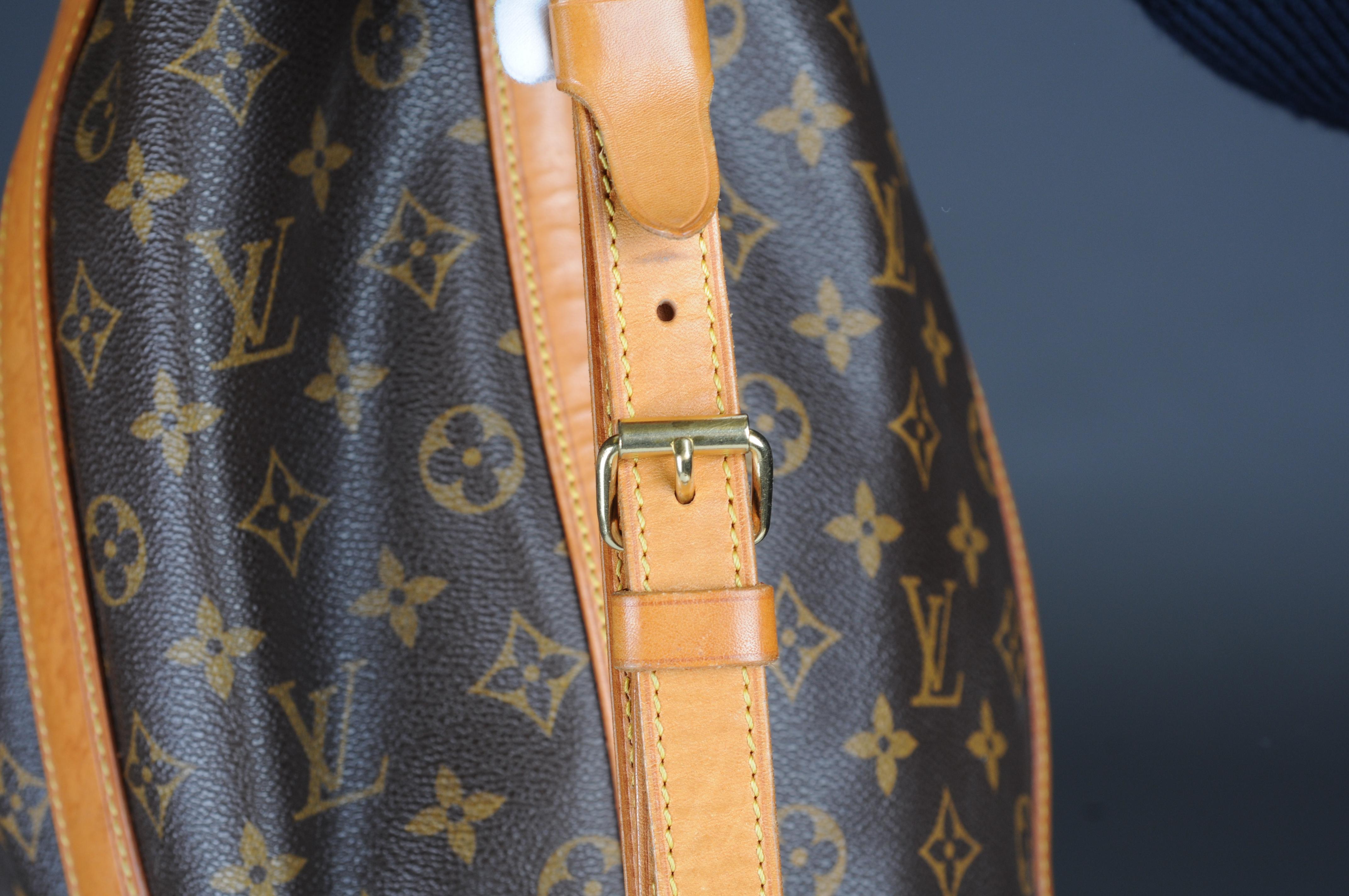 Rare Louis Vuitton Romeo Gigli Football Bag  For Sale 12