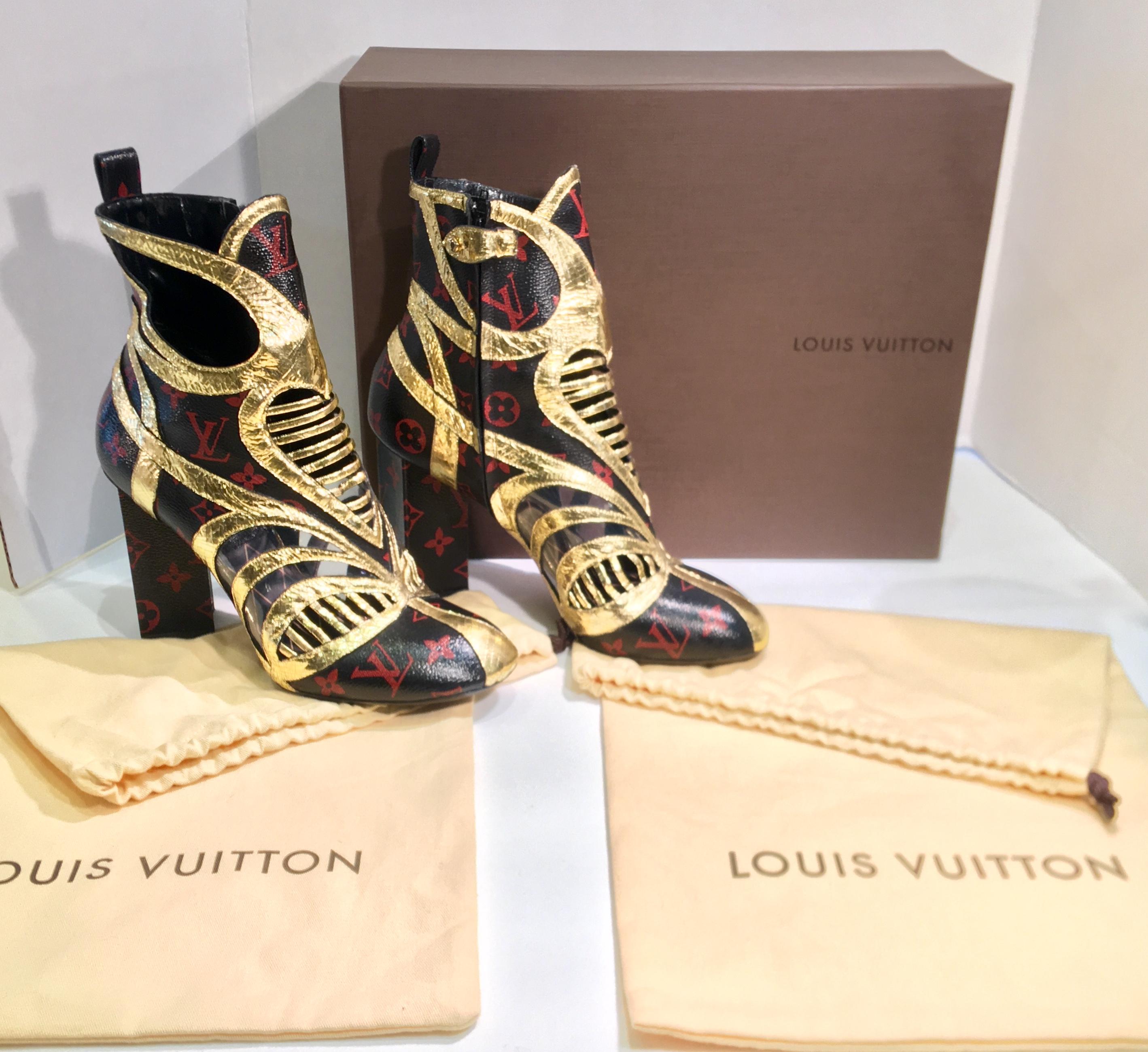 Rare Louis Vuitton Runway Infrarouge Queen of Hearts Ankle Boots Size 41 5