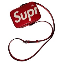 Sac à bandoulière Louis Vuitton x Supreme Danube collection automne-hiver 2017, en cuir Epi, modèle PPM, rouge, authentique
