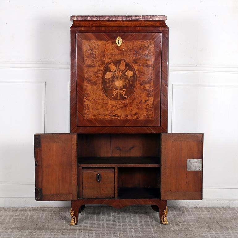 XVIIIe siècle Rare secrétaire Louis XV en bois de rose et broussin, vers 1770 en vente