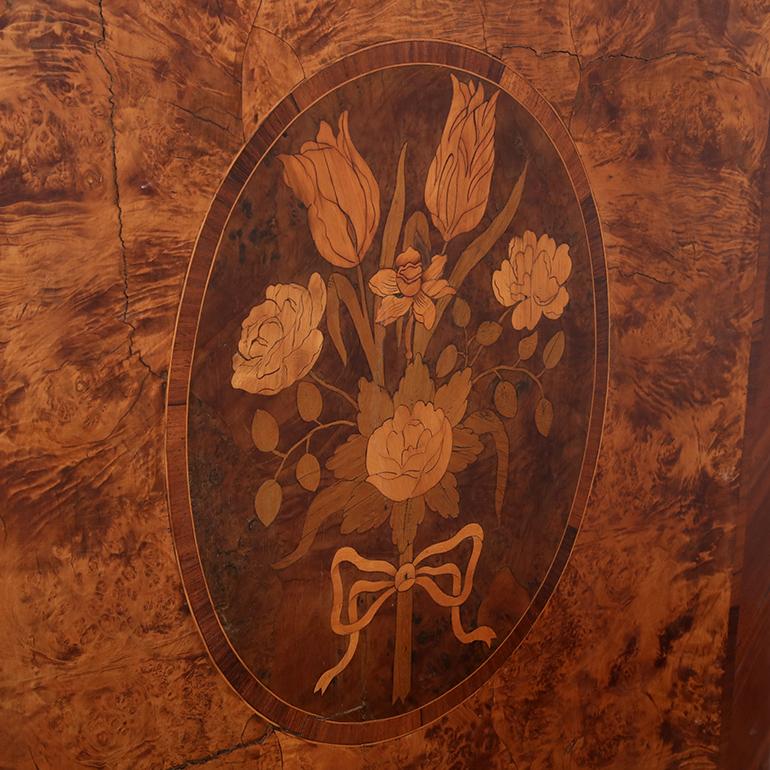 Bois Rare secrétaire Louis XV en bois de rose et broussin, vers 1770 en vente