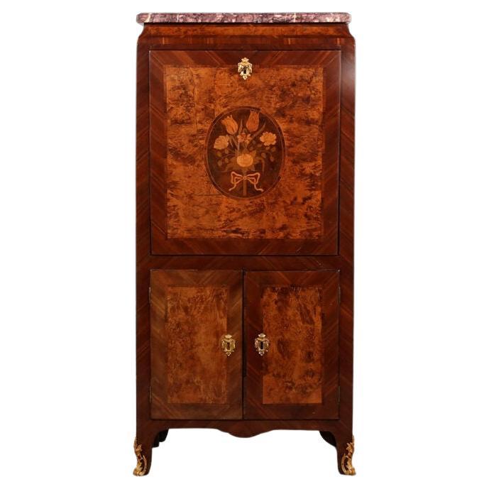 Rare secrétaire Louis XV en bois de rose et broussin, vers 1770 en vente