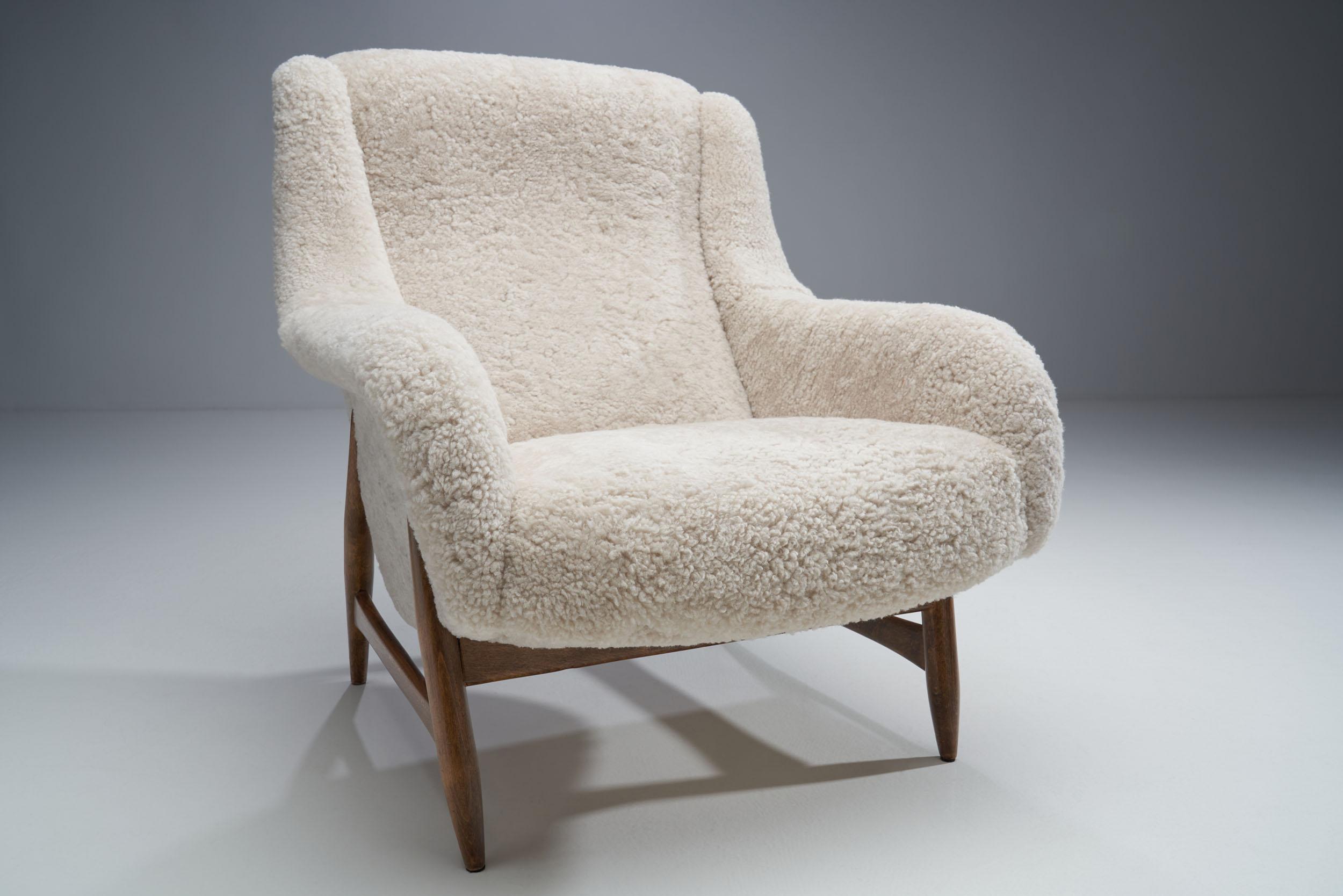 Sheepskin Rare Lounge Chair by Bengt Ruda for Artifort, The Netherlands 1960s For Sale
