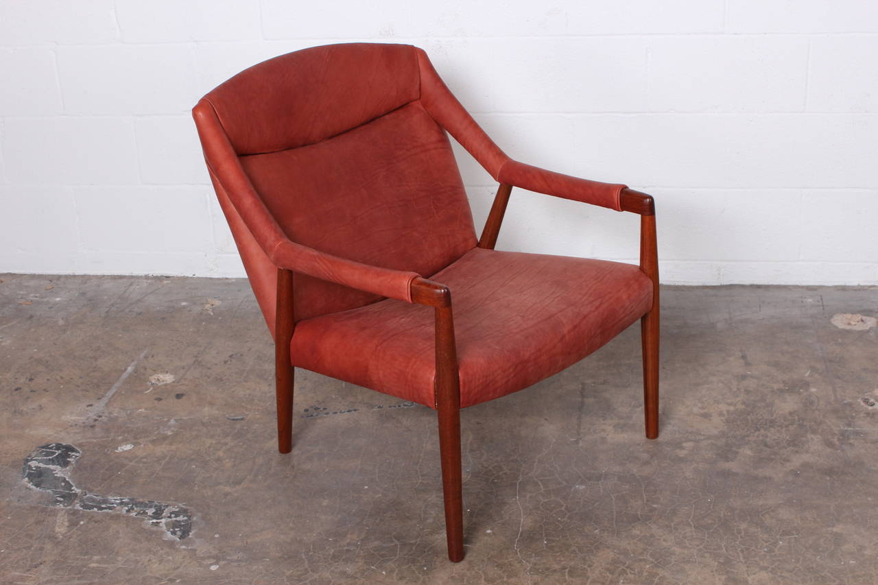 Rare Lounge Chair by Ib Kofod-Larsen In Excellent Condition In Dallas, TX