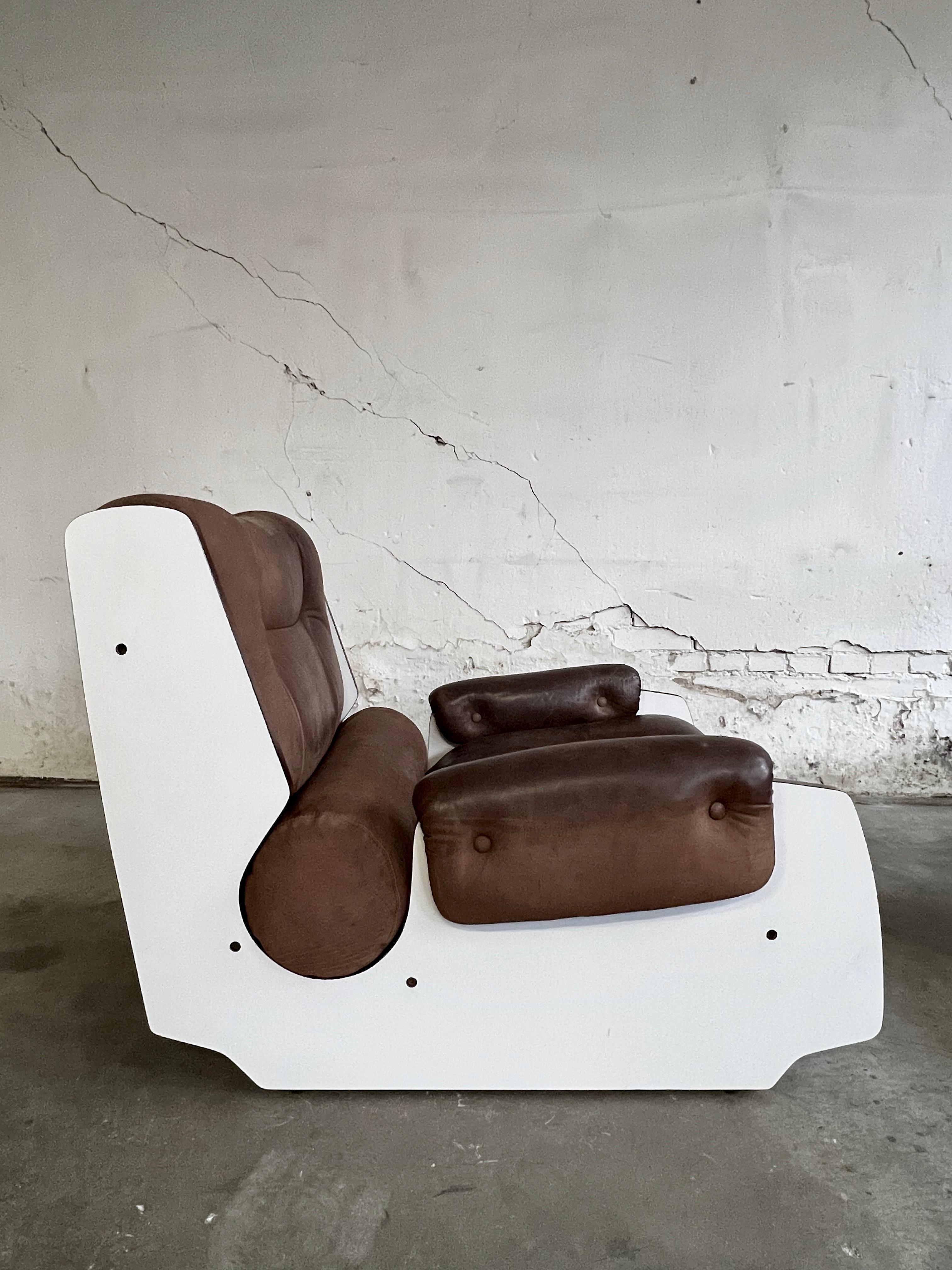 Rare lounge chair with ottoman & coffee table, 1970 For Sale 3