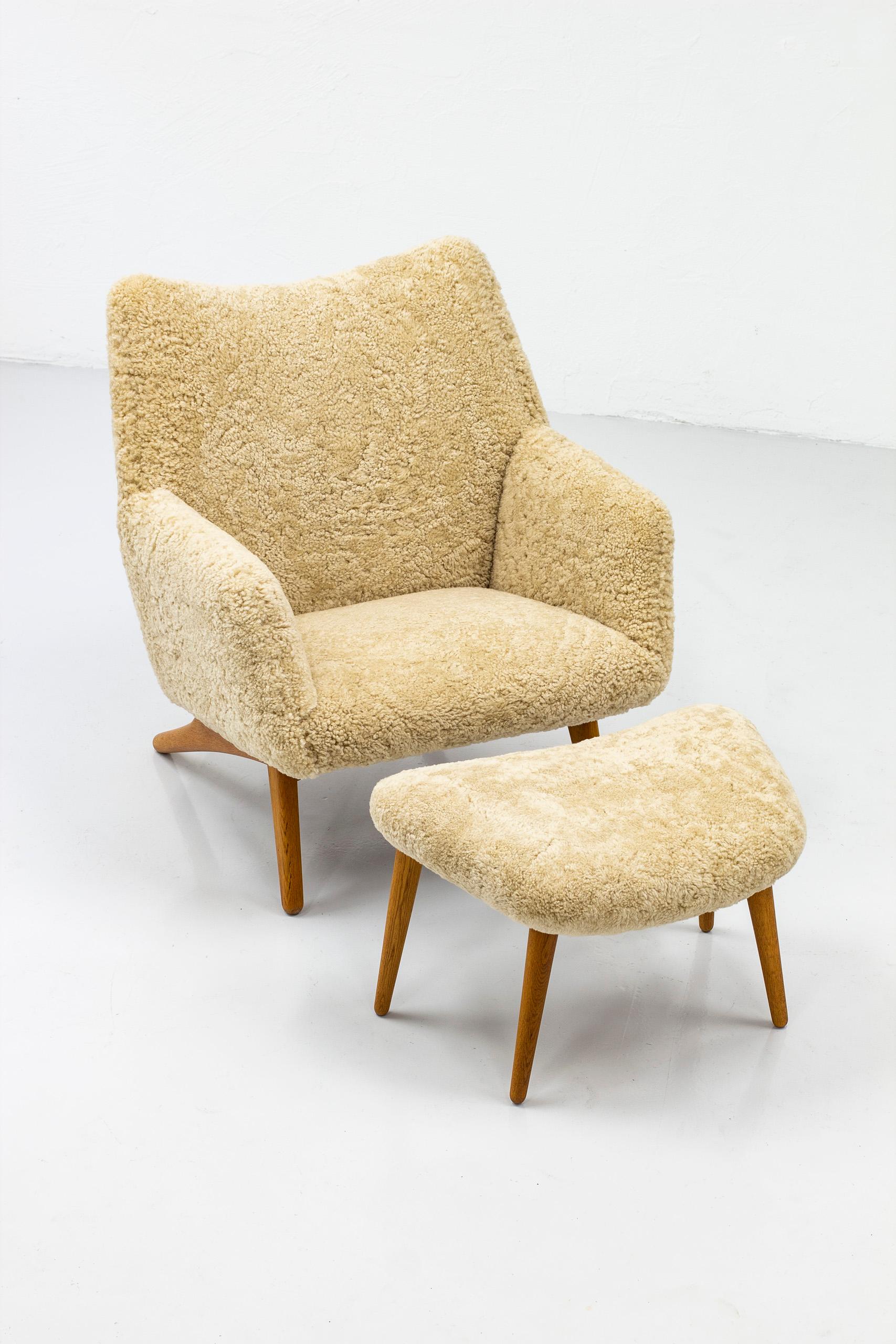 Scandinavian Modern Rare Lounge Chair with Ottoman in Sheepskin by Illum Wikkelsø