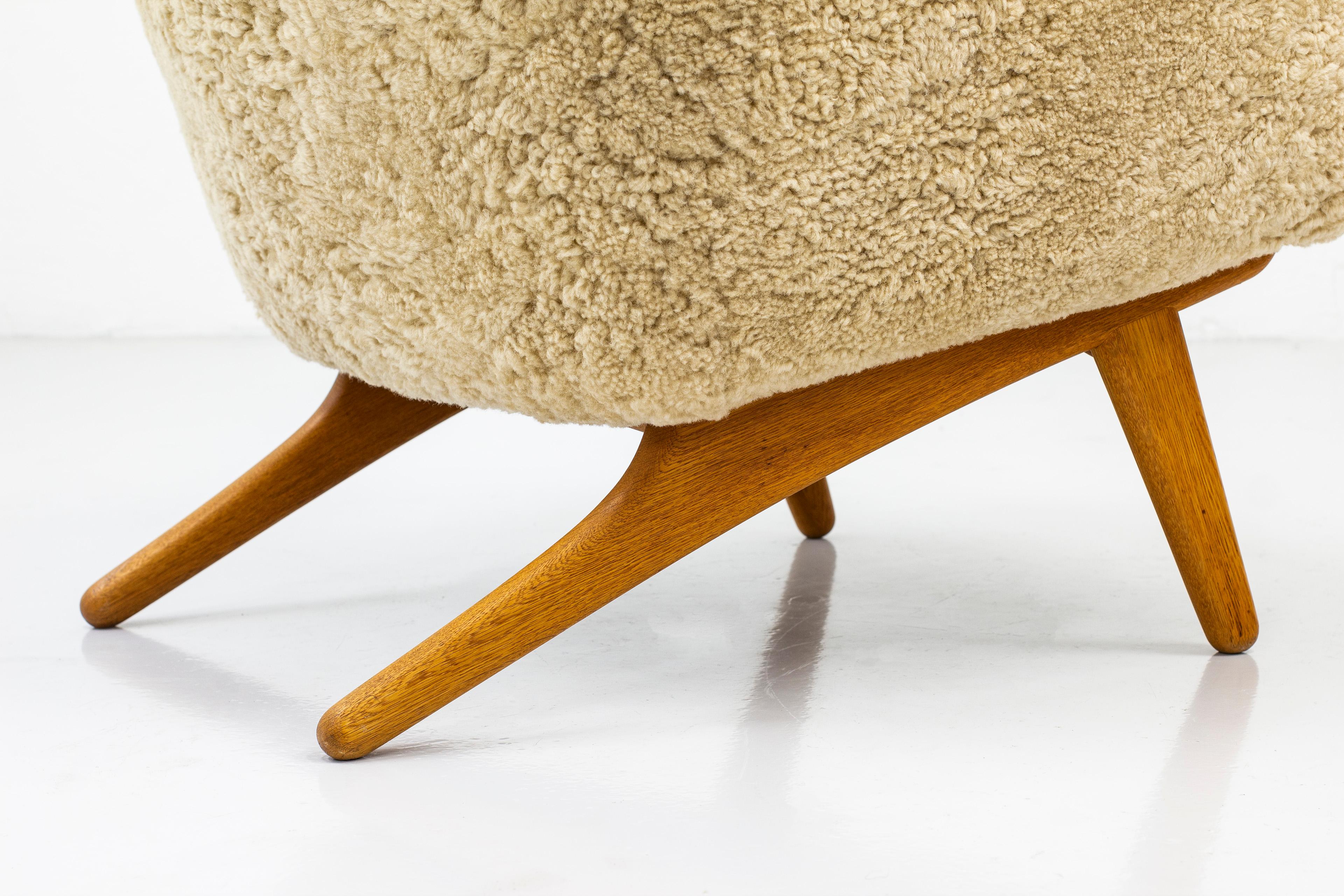 Mid-20th Century Rare Lounge Chair with Ottoman in Sheepskin by Illum Wikkelsø