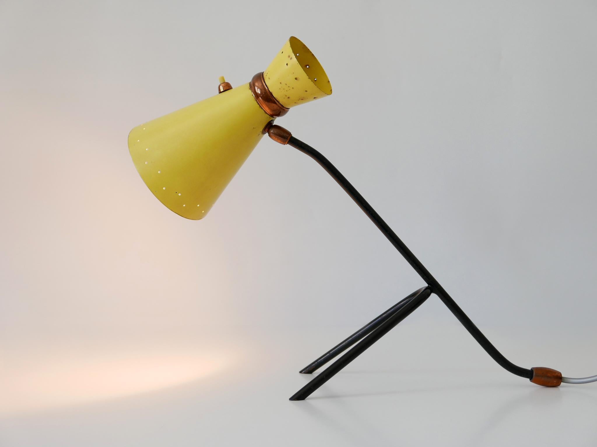 Rare & Lovely Mid-Century Modern Diabolo Table Lamp Desk Light Italy 1960s In Good Condition For Sale In Munich, DE