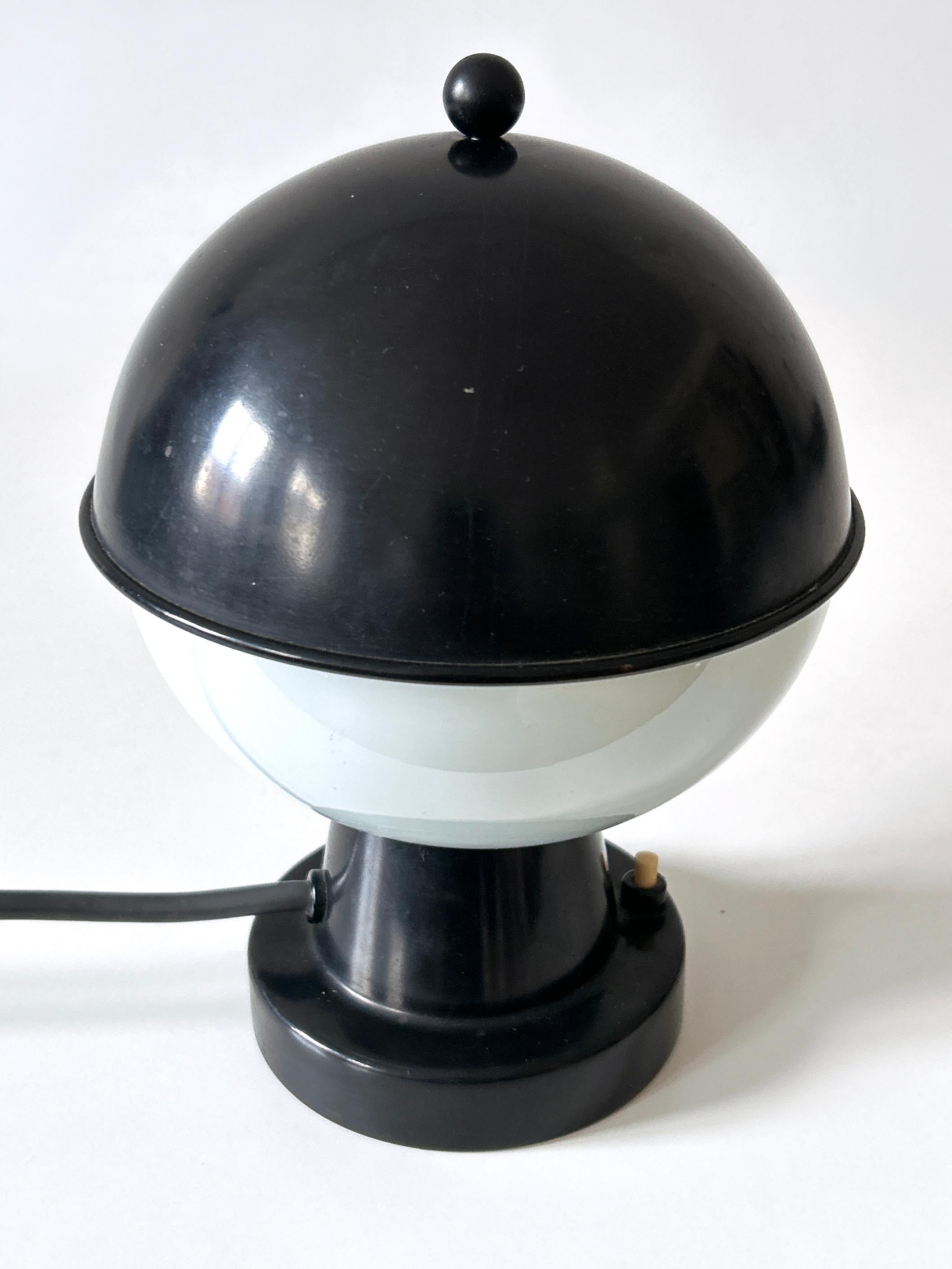 Seltene & schöne Mid Century Modern Tischlampe von Belmag, Schweiz, 1960er Jahre im Angebot 7