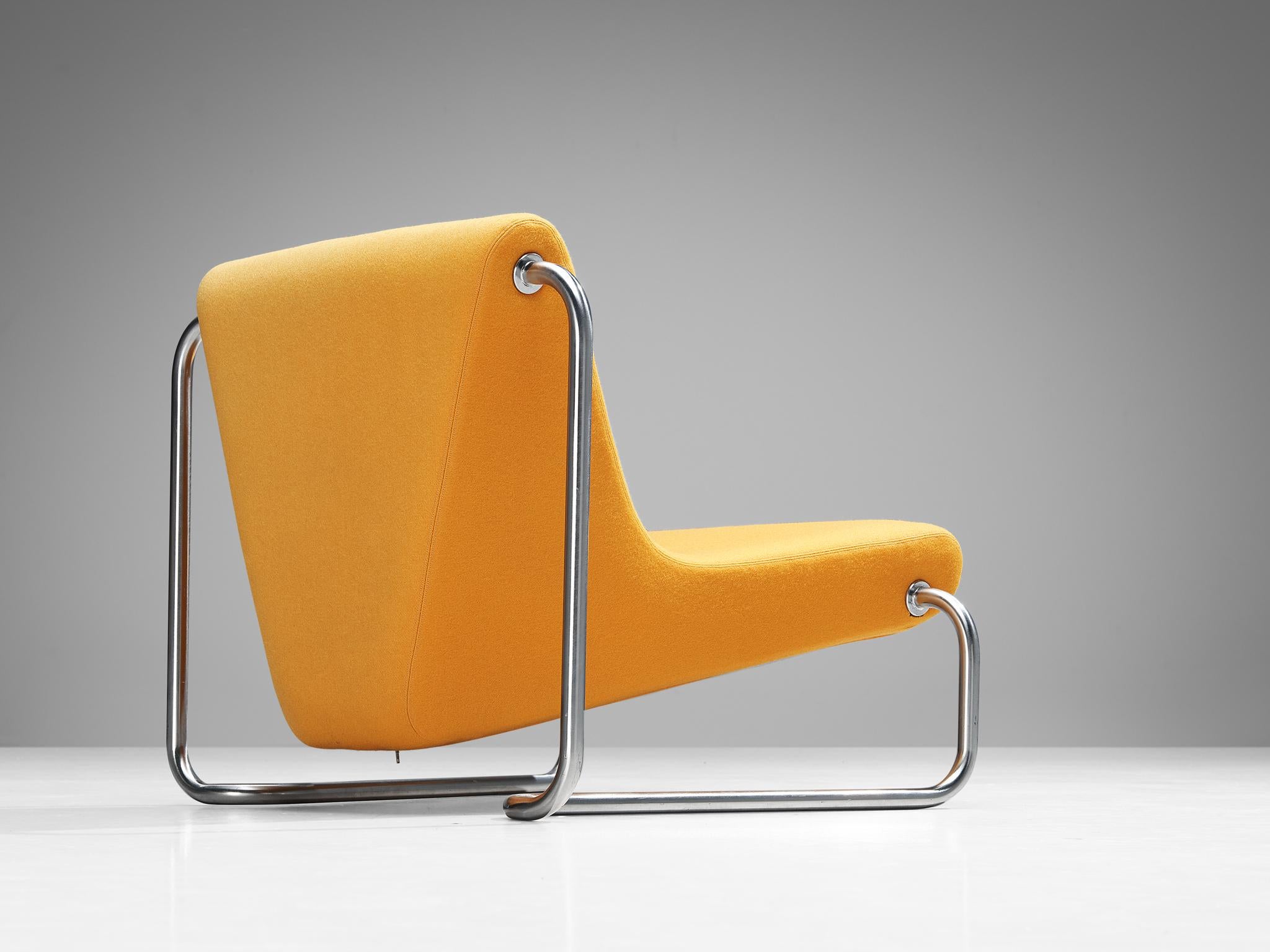 Postmoderne Paire de fauteuils de salon rares Luigi Colani en tissu orange en vente