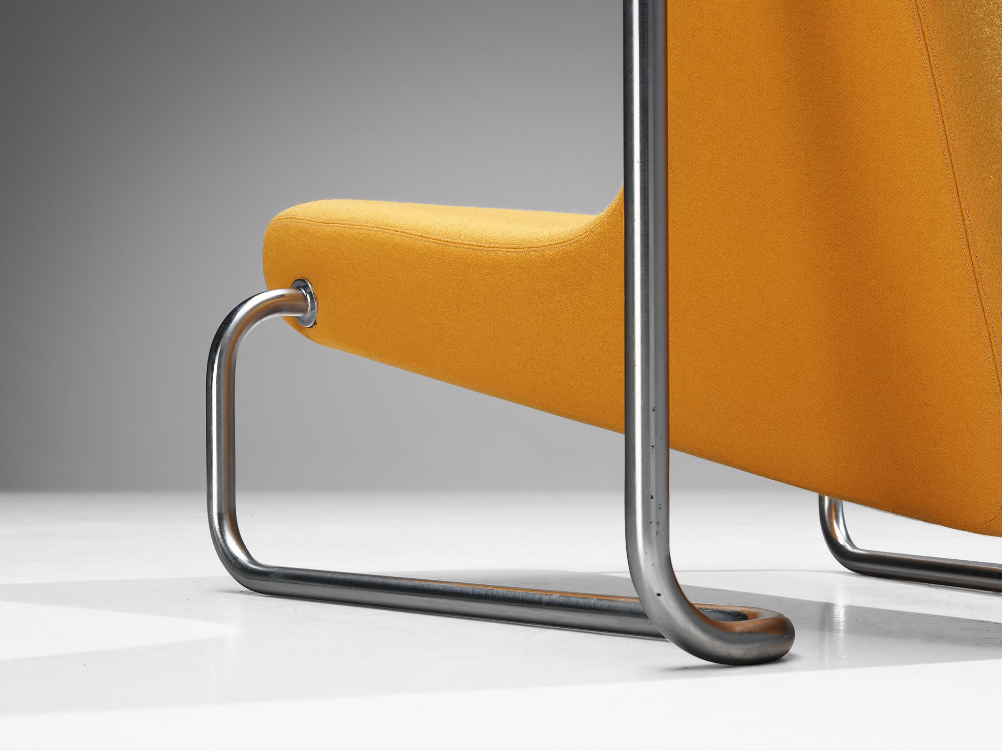 Paire de fauteuils de salon rares Luigi Colani en tissu orange Bon état - En vente à Waalwijk, NL