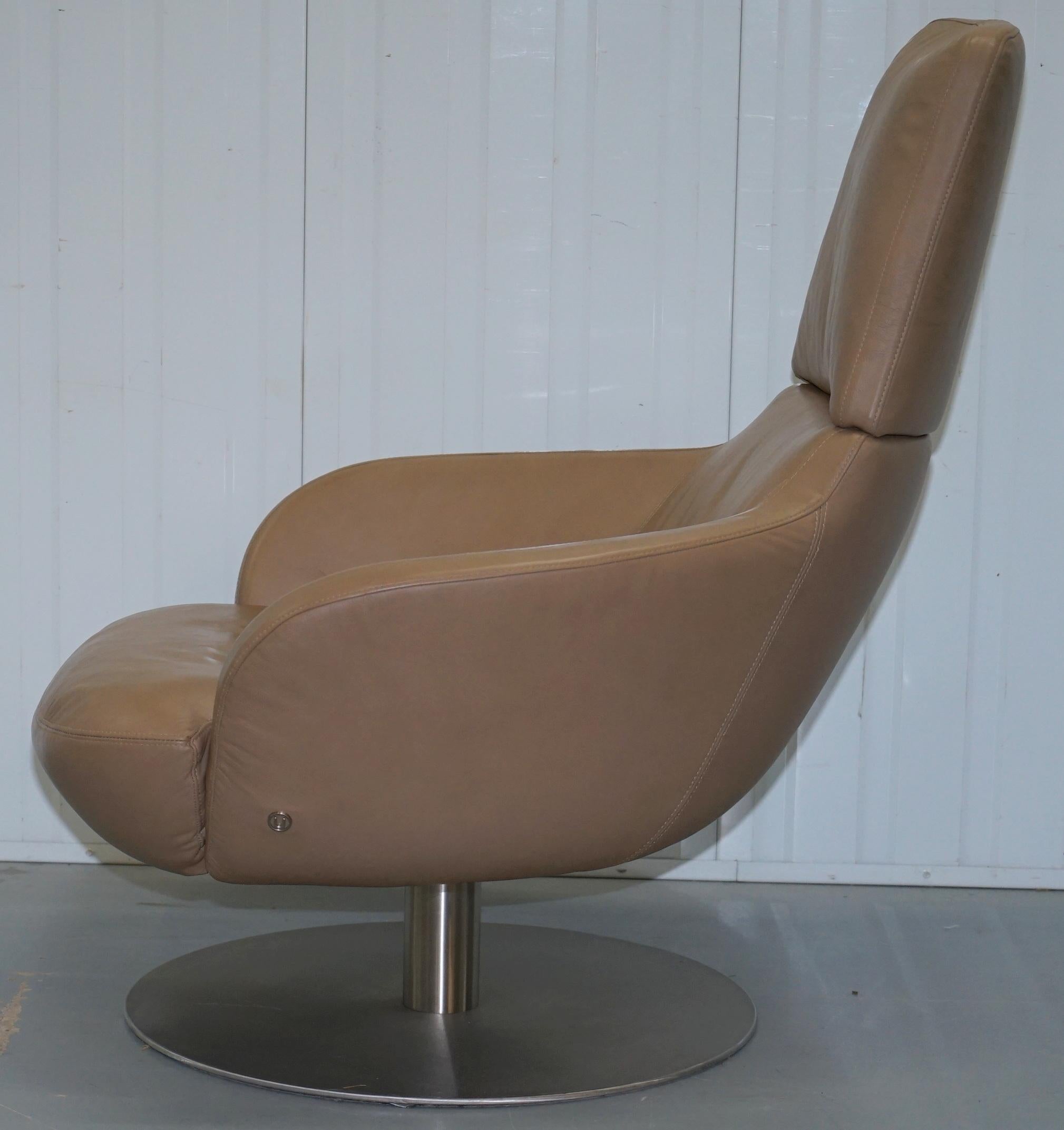 Rare Made in Italy Natuzzi Brend Swivel Armchair, Aged Brown Leather 2
