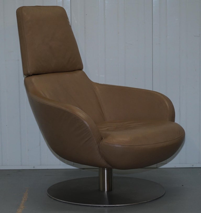 Rare Made in Italy Natuzzi Brend Swivel Armchair, Aged Brown Leather at