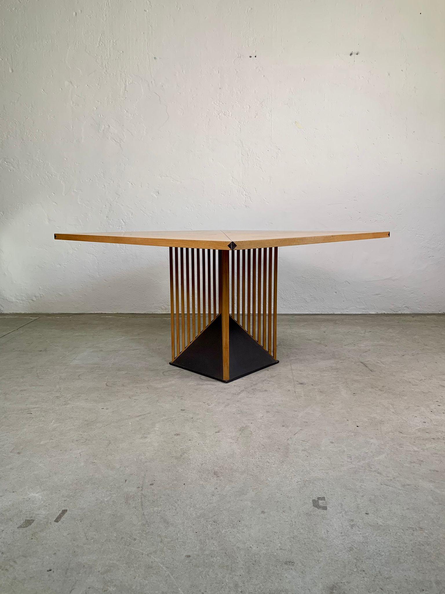 Moderne Rare modèle de table de salle à manger Maestro par Gianfranco Frattini pour Acerbis, années 1980 en vente