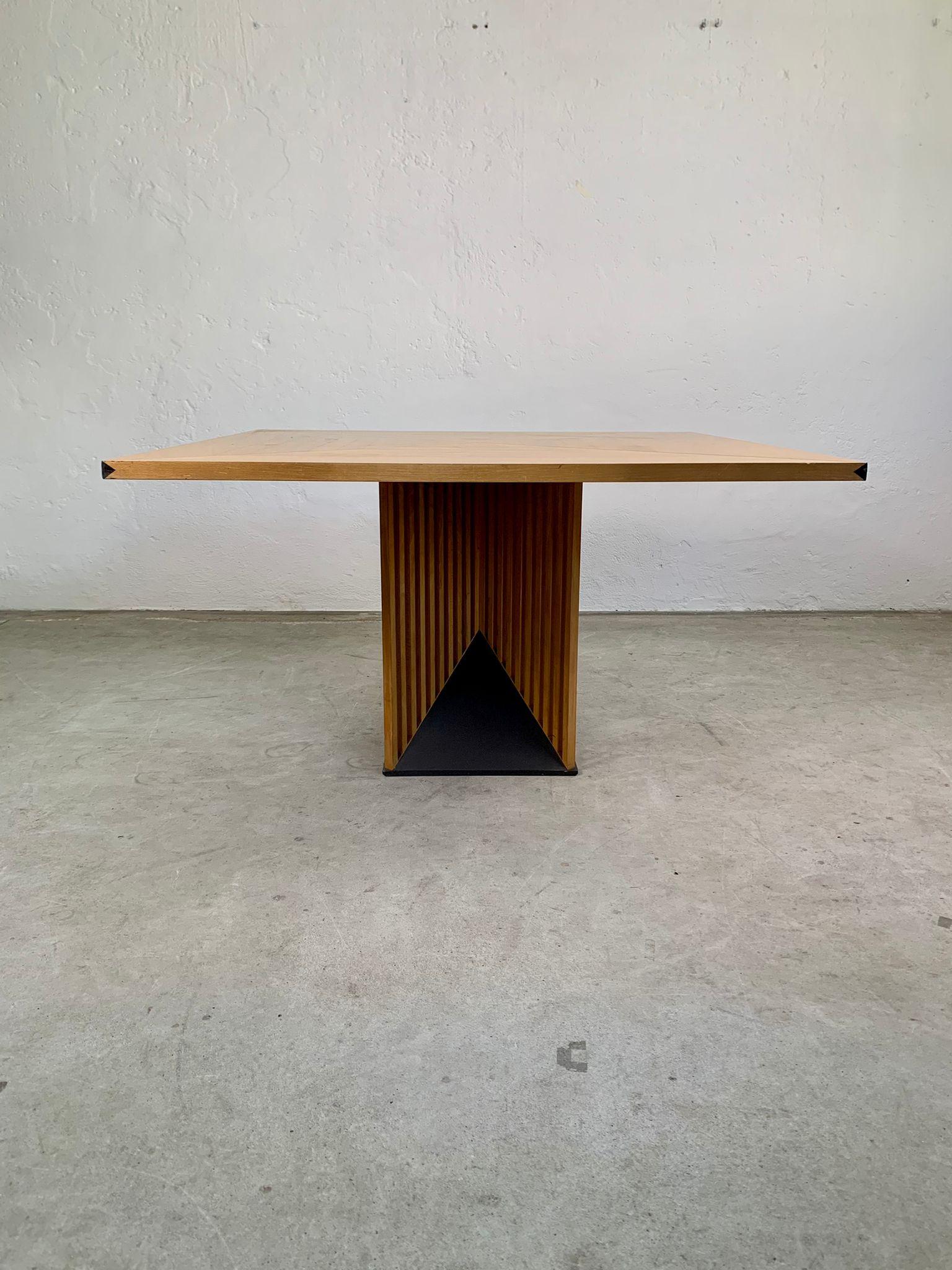 Italian Rare Maestro dining table model by Gianfranco Frattini for Acerbis, 1980s For Sale
