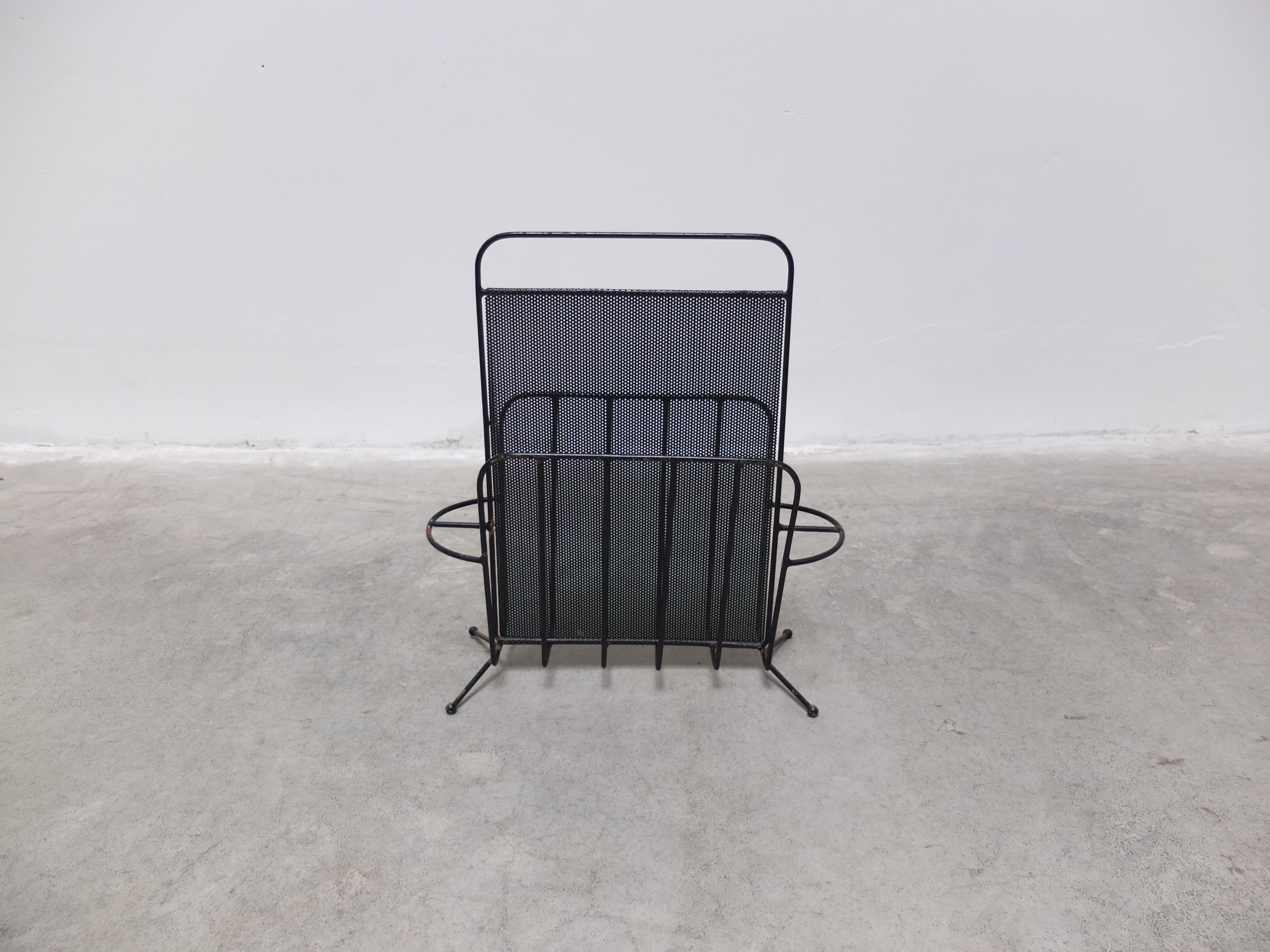 Mid-Century moderno Raro portariviste di Mathieu Matégot per Artimeta, anni '50 in vendita