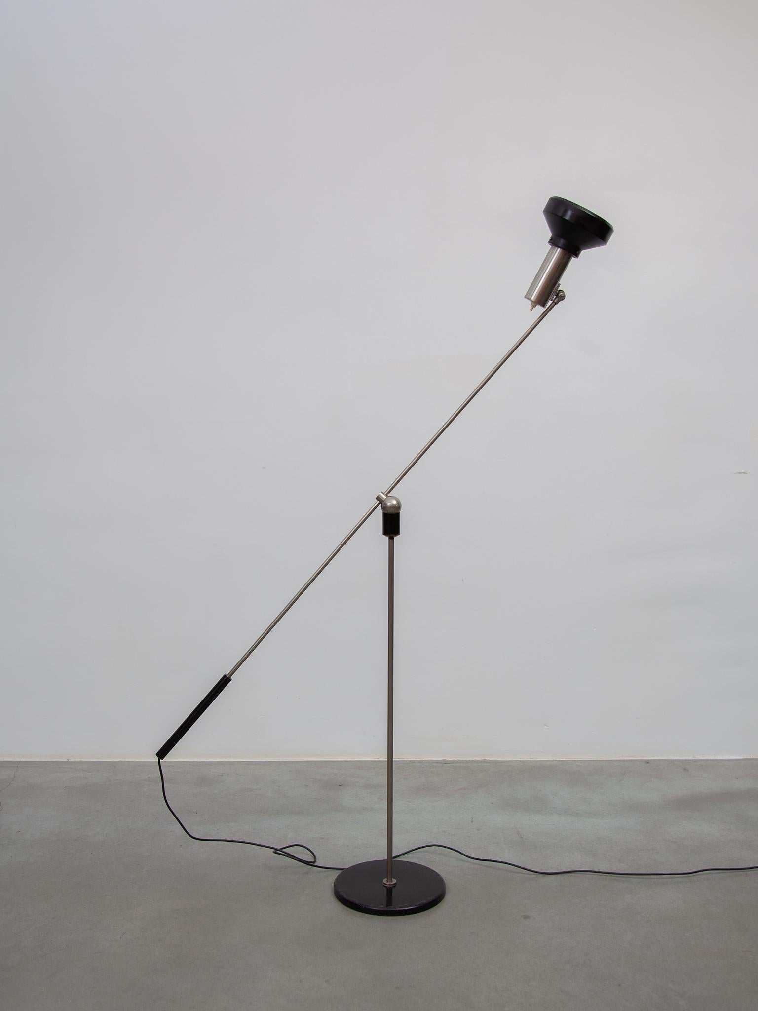  Seltene Stehlampe „Magneto“ entworfen von H. Fillekes für Artiforte, 1956, Holland im Zustand „Gut“ im Angebot in Antwerp, BE