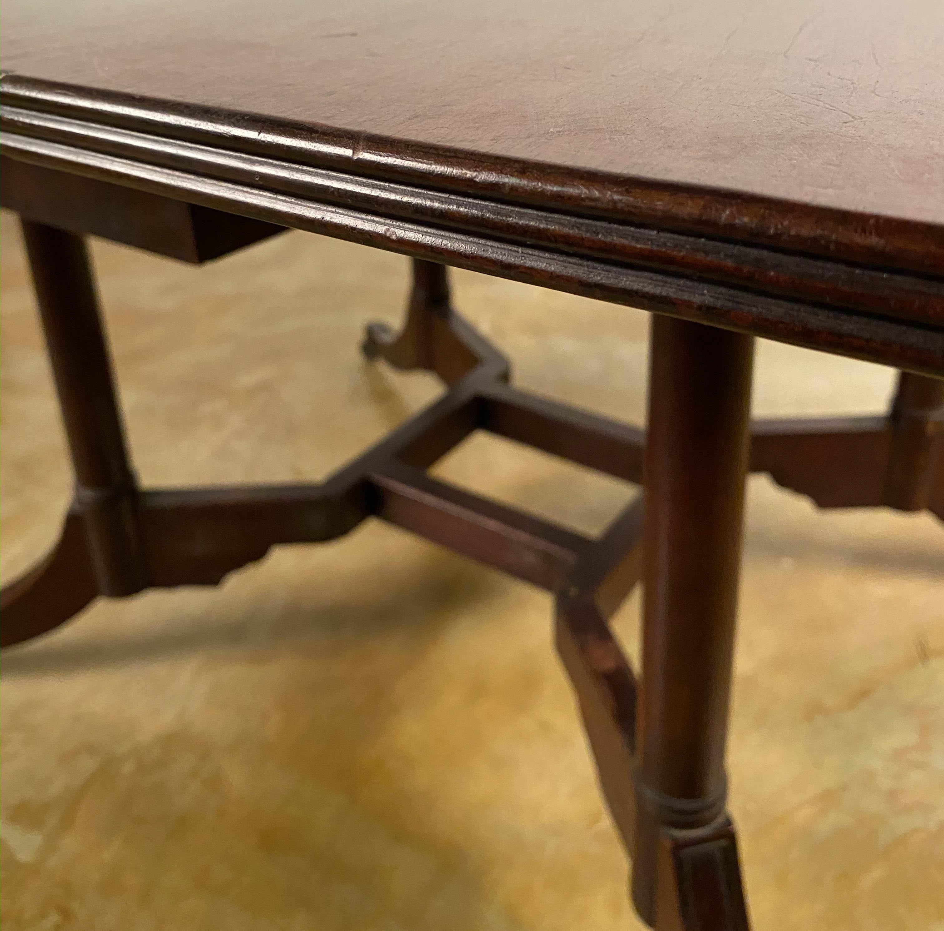 Rare Mahogany Cumberland Action Dining Table Possibly Duncan Phyfe Workshop In Good Condition For Sale In Sheffield, MA