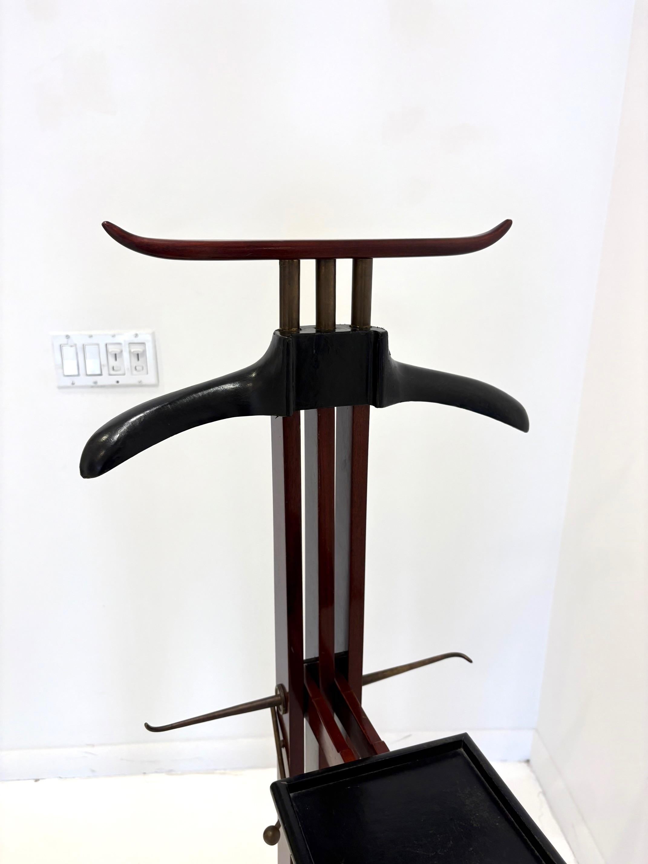 Rare Mahogany Gentleman's Valet by Paul Dupré Lafon for Hermès. For Sale 5