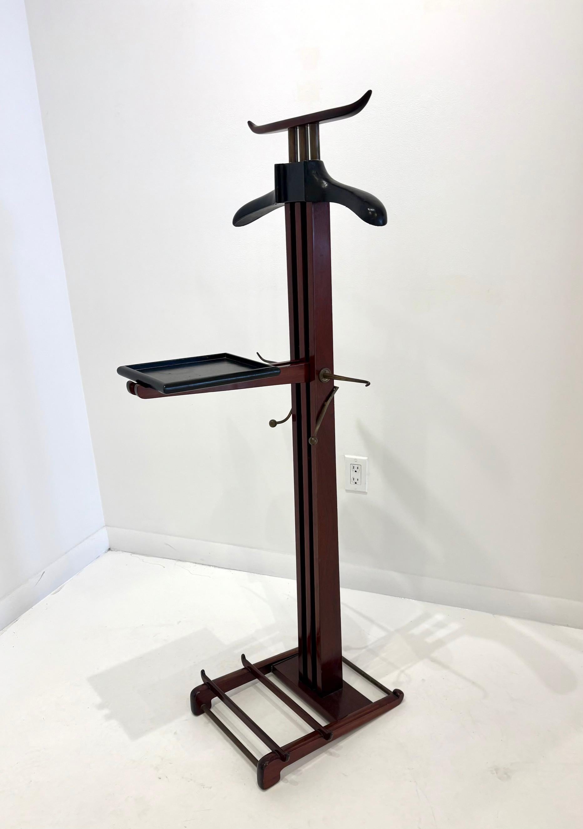 French Rare Mahogany Gentleman's Valet by Paul Dupré Lafon for Hermès. For Sale
