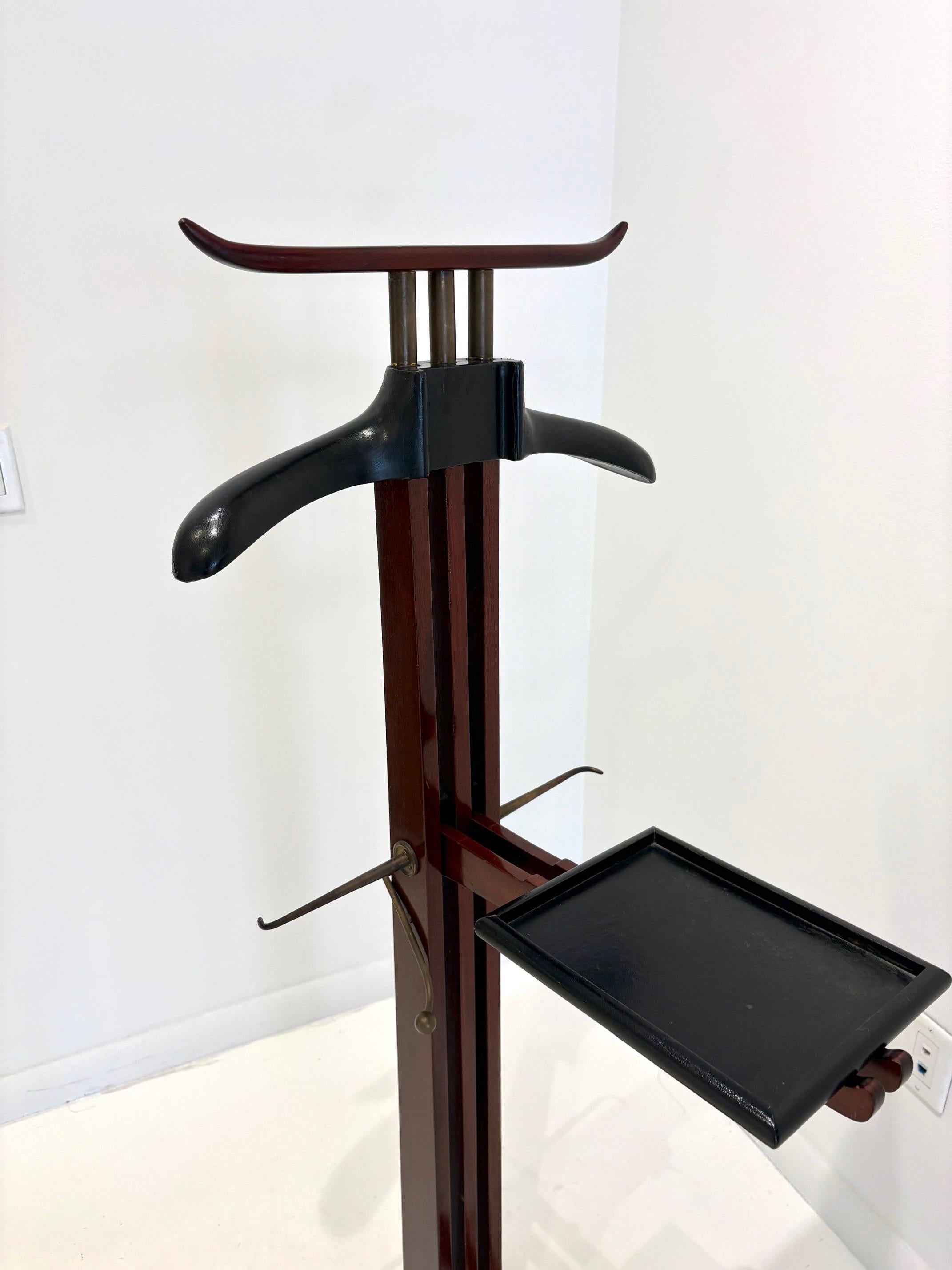 Rare Mahogany Gentleman's Valet by Paul Dupré Lafon for Hermès. For Sale 4