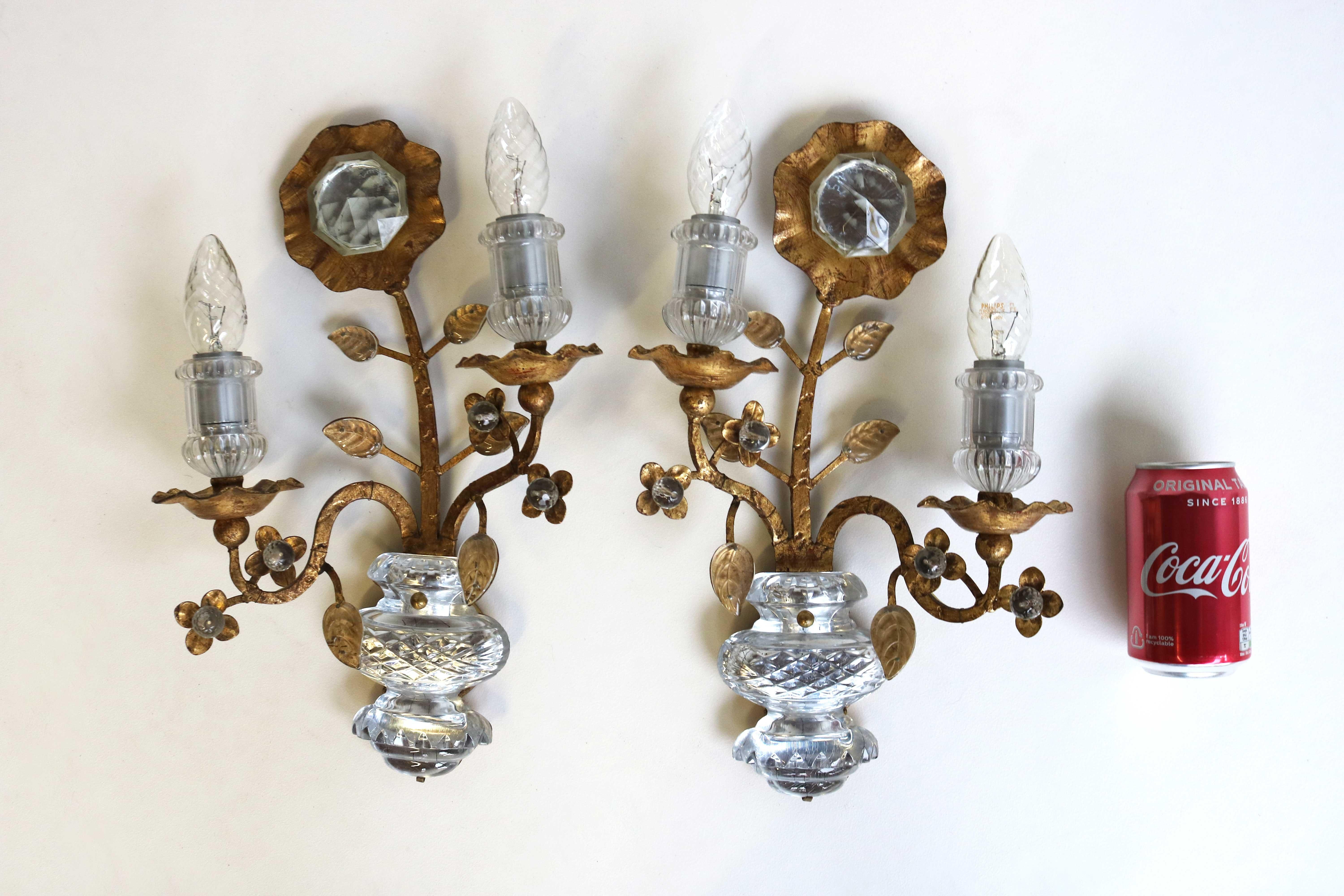 Rare Maison Baguès Set of Two Gilt ‘Rose’ Scones French Crystal Wall Lamps 1960s For Sale 4