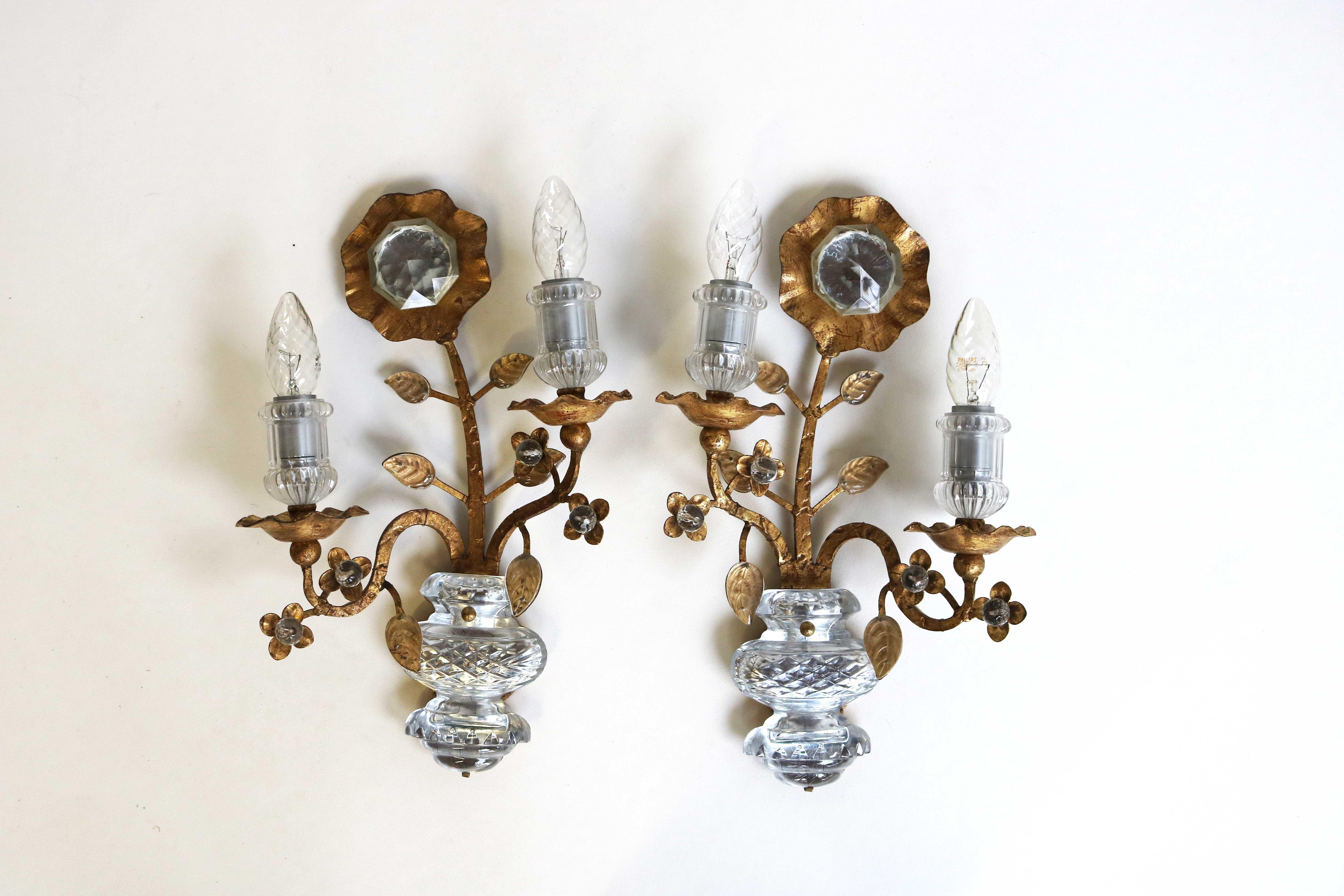 Rare Maison Baguès Set of Two Gilt ‘Rose’ Scones French Crystal Wall Lamps 1960s For Sale 1