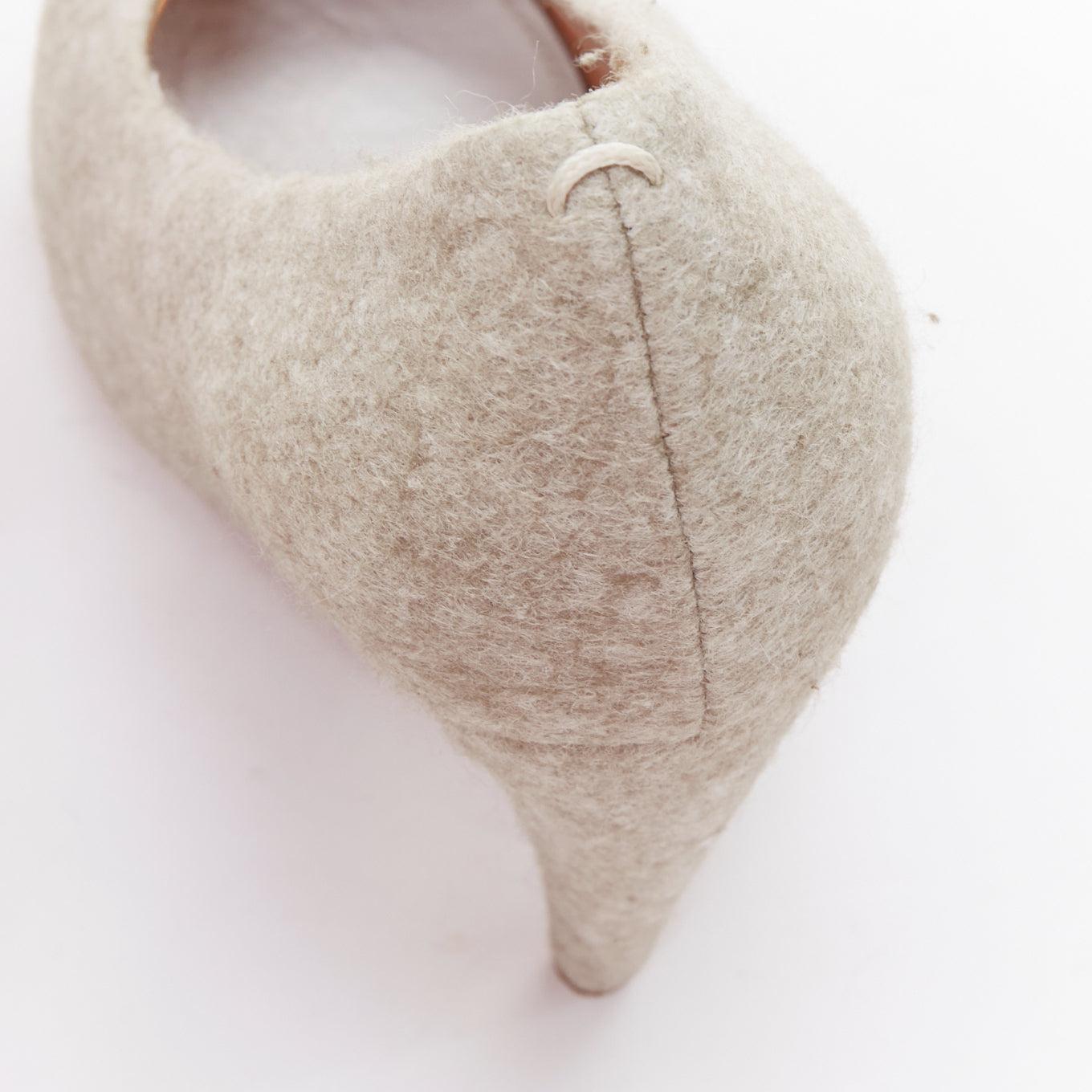 MAISON MARGIELA 2010 - Escarpins à talons hauts avec semelle convexe en feutre de laine grise EU36 en vente 3