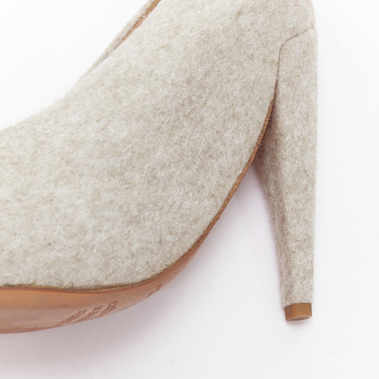 MAISON MARGIELA 2010 - Escarpins à talons hauts avec semelle convexe en feutre de laine grise EU36 en vente 4