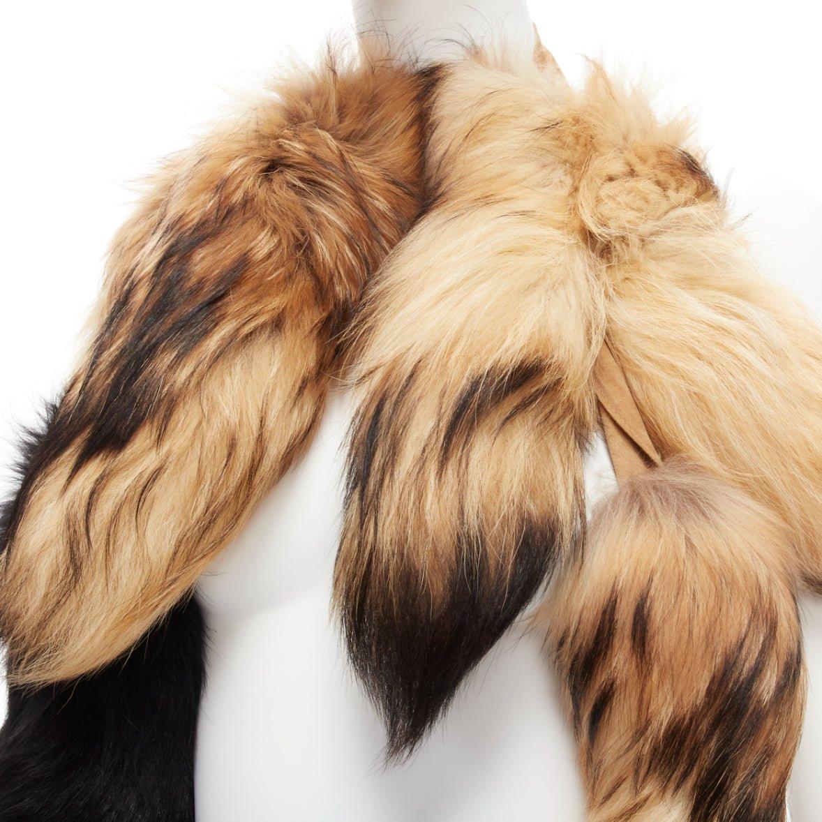 rare MAISON MARTIN MARGIELA Vintage dark brown real fur leather shawl scarf
Reference: TGAS/D00449
Brand: Maison Margiela
Designer: Martin Margiela
Material: Fur, Leather
Color: Beige, Black
Pattern: Solid
Extra Details: Hook and eye closure.
Made