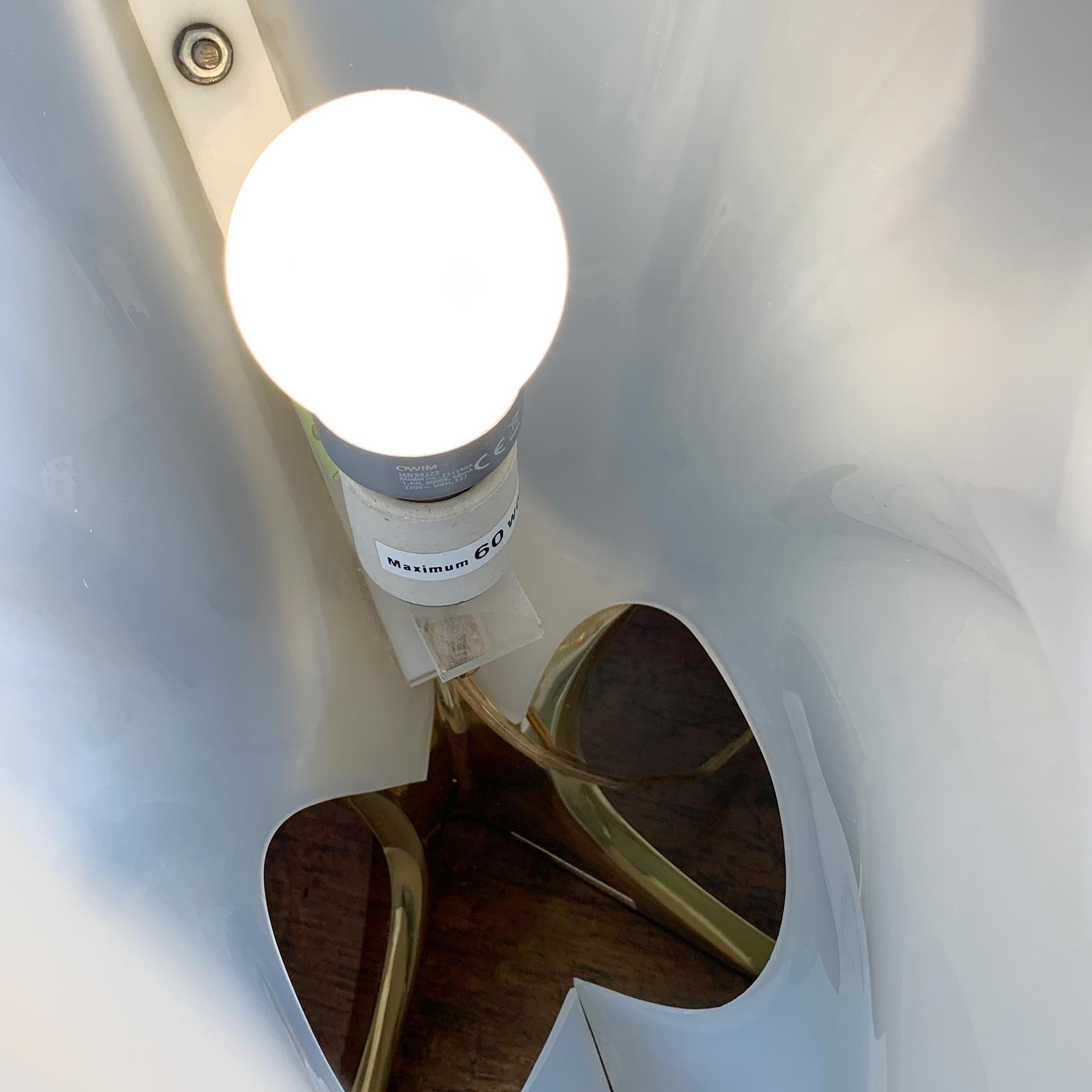Rare lampe coquillage figurative blanche Maison Rougier, 1970 en vente 4