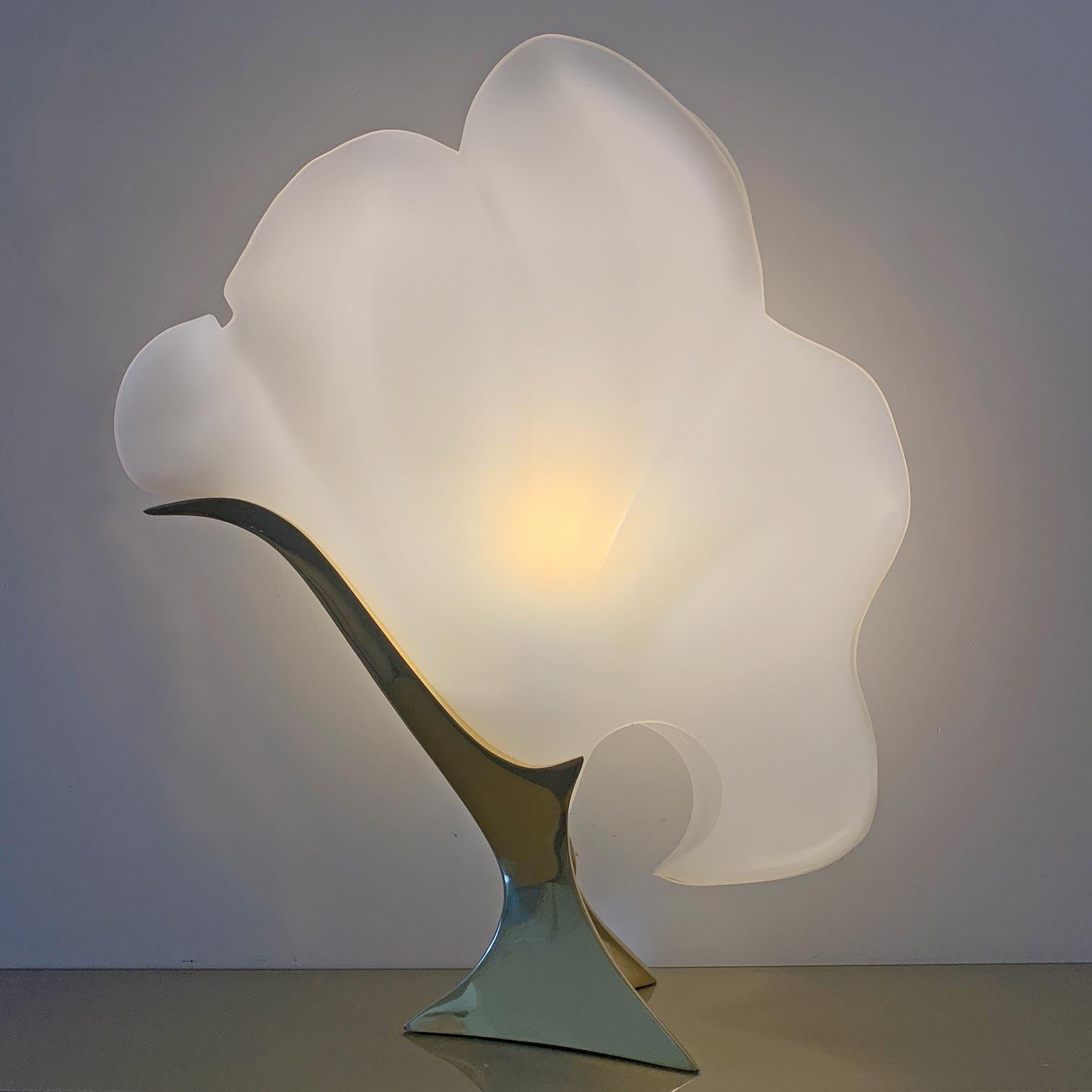 Seltene weiße figurale Muschellampe von Maison Rougier, 1970er Jahre im Angebot 1