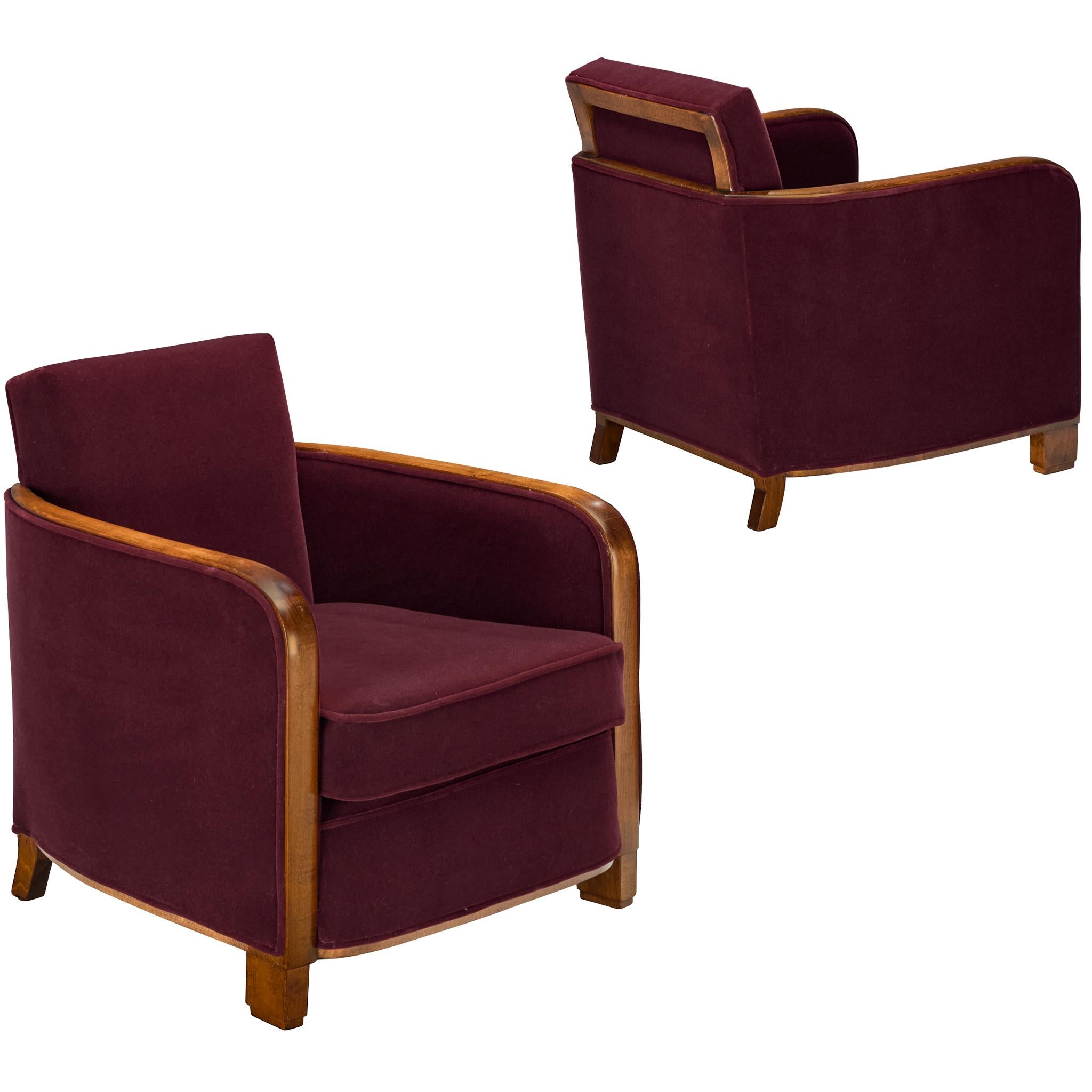 Are lounge chairs comfortable?