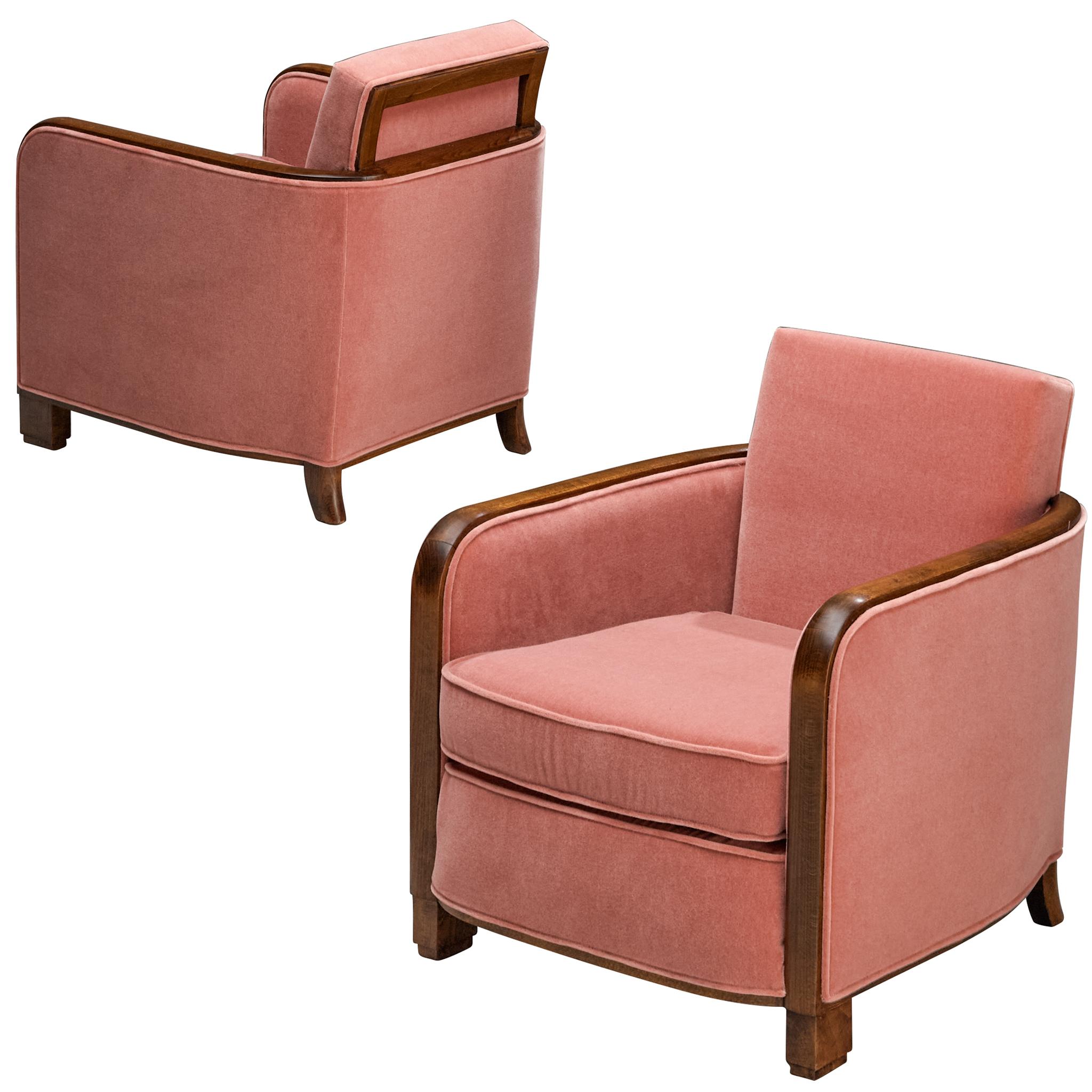 What is the difference between carpentry and cabinetry?