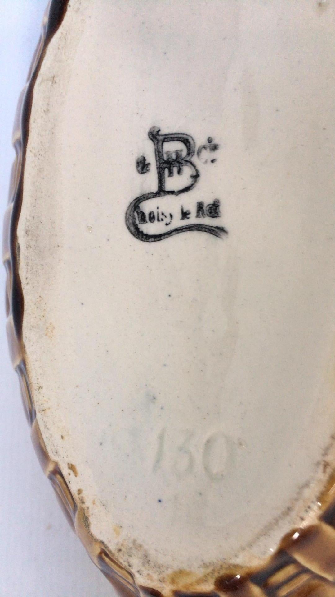 Rara caja de mayólica con ostras y caracol Choisy Le Roi, hacia 1880 en Bueno estado para la venta en Austin, TX