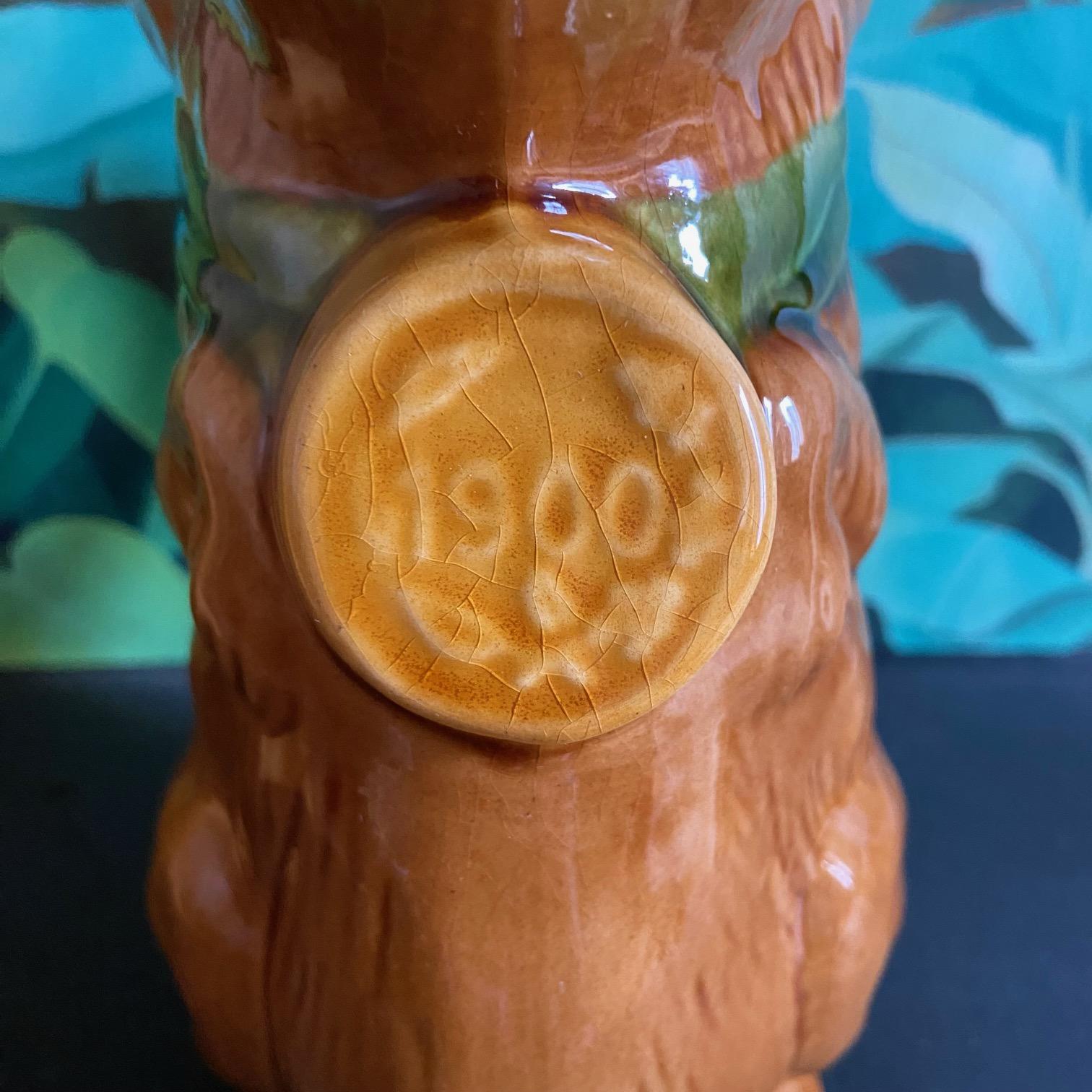 Rara jarra de cerámica mayólica esmaltada en forma de conejo, circa 1900 Cerámico en venta