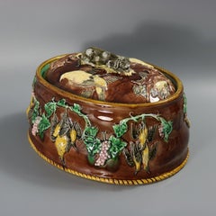 Rare Majolica Gun Dog Game Pie Dish