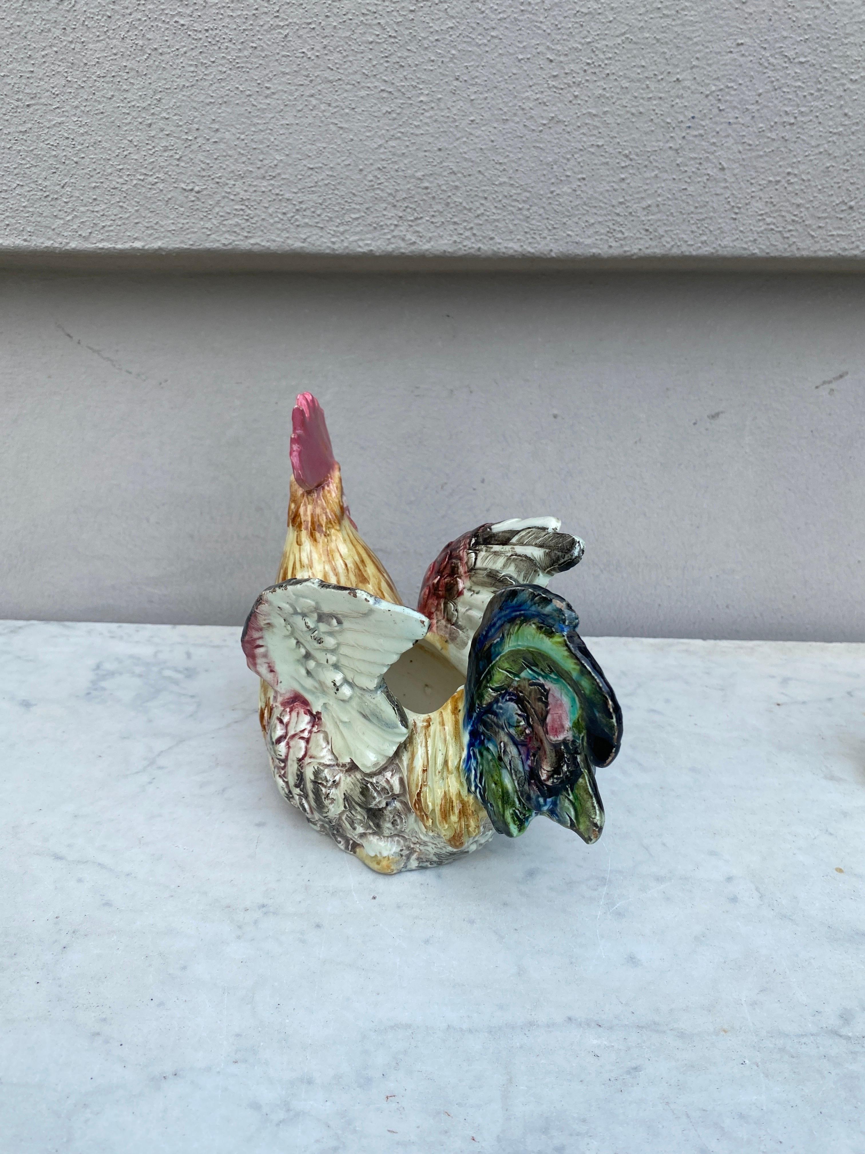 Rara jardinera de mayólica con gallo Delphin Massier, hacia 1890 en Bueno estado para la venta en Austin, TX