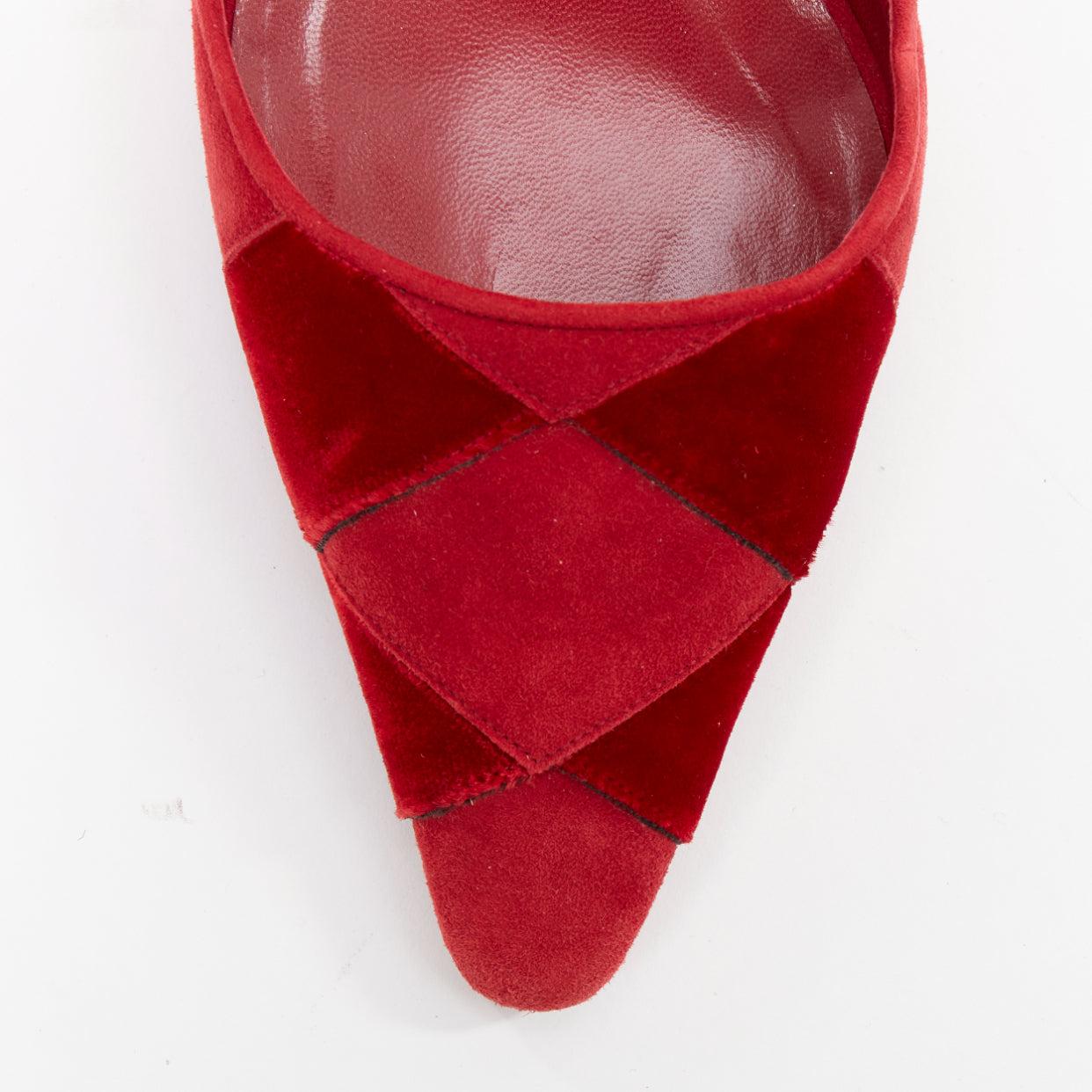 rare MANOLO BLAHNIK escarpins à talons compensés en daim rouge à carreaux EU38 en vente 1