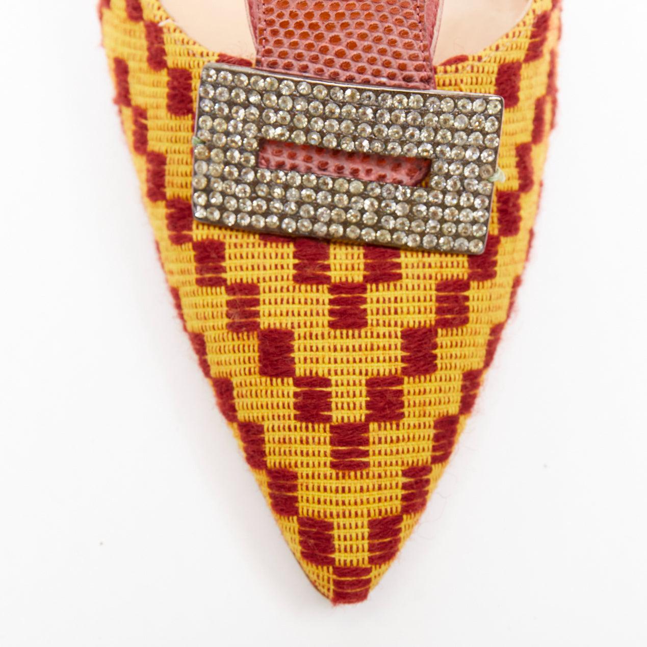 raro MANOLO BLAHNIK Vintage rosso giallo scalato cristallo fibbia slingback pompa EU37 in vendita 1