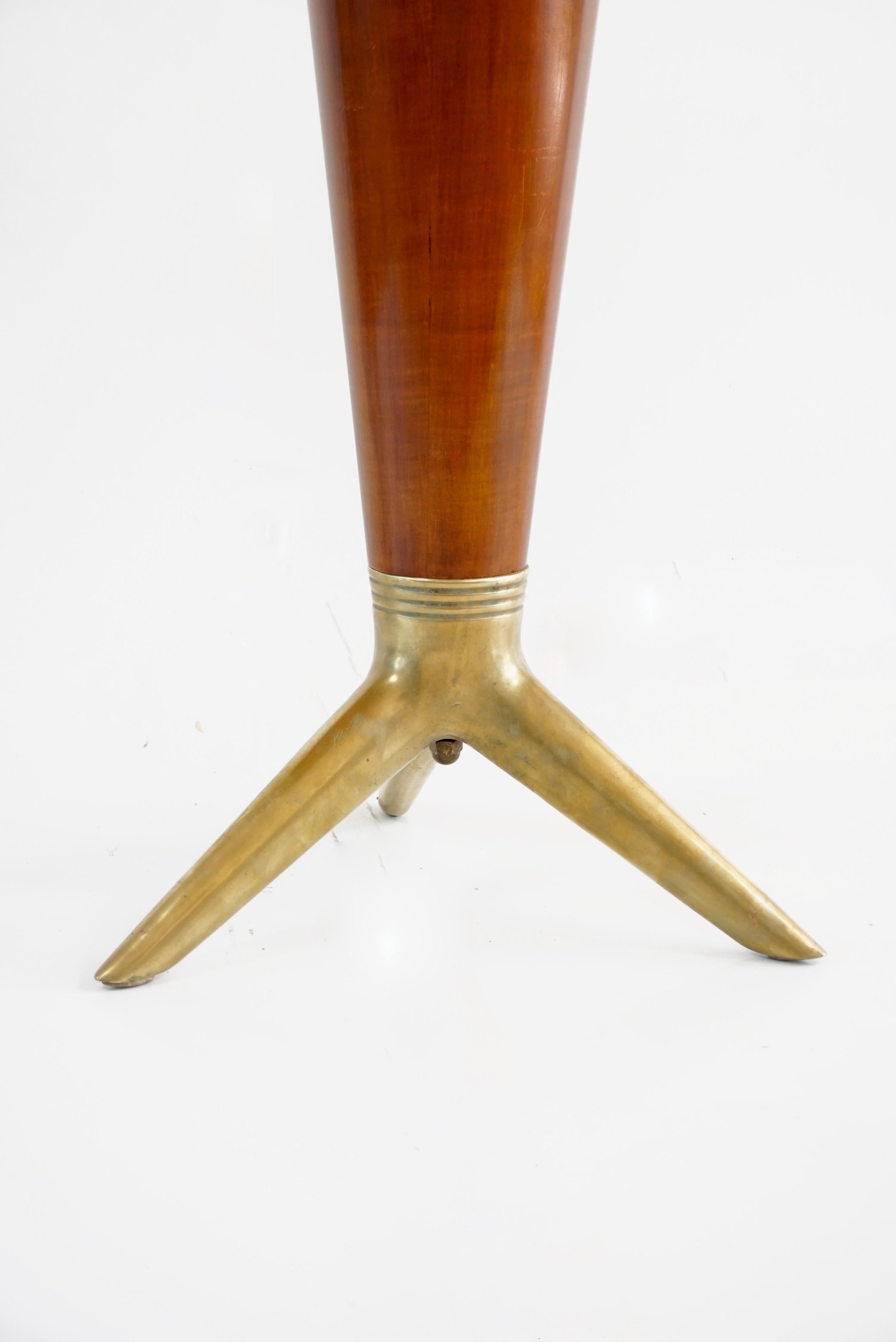 Rare Maple and Brass Round Center Table by I.S.A. Bergamo 1950 For Sale 4
