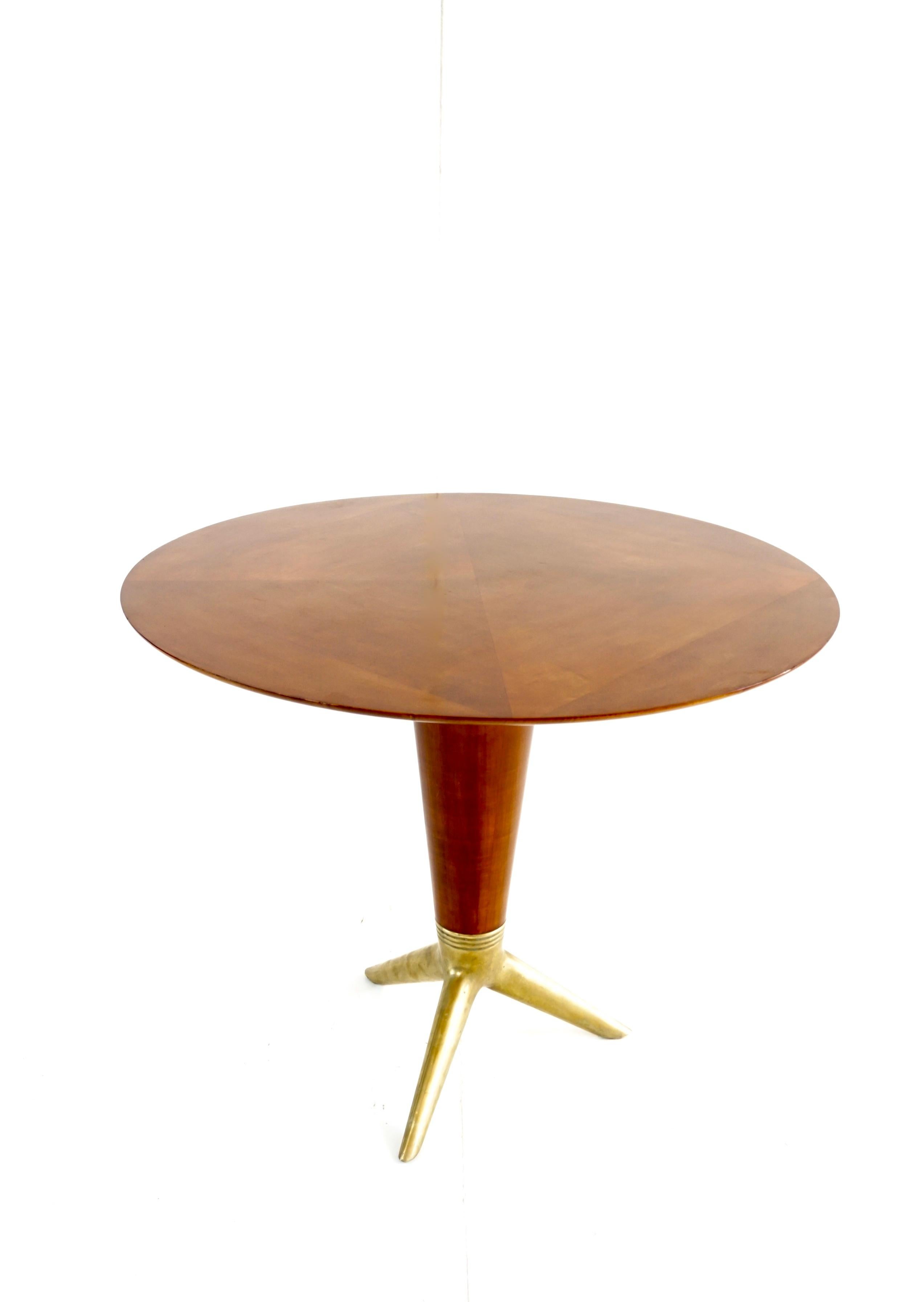 Rare Maple and Brass Round Center Table by I.S.A. Bergamo 1950 In Good Condition For Sale In Rome, IT