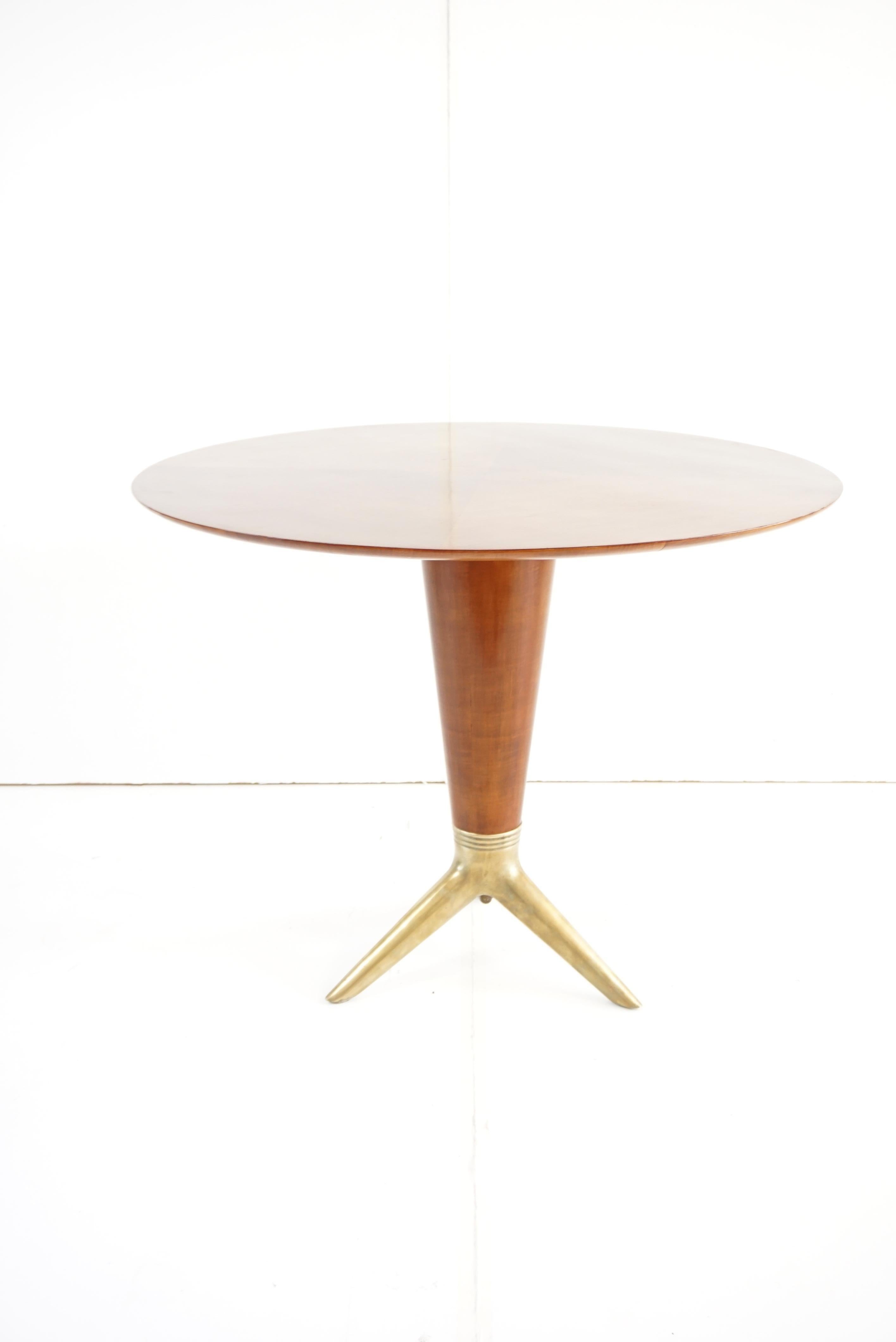 Rare Maple and Brass Round Center Table by I.S.A. Bergamo 1950 For Sale 1