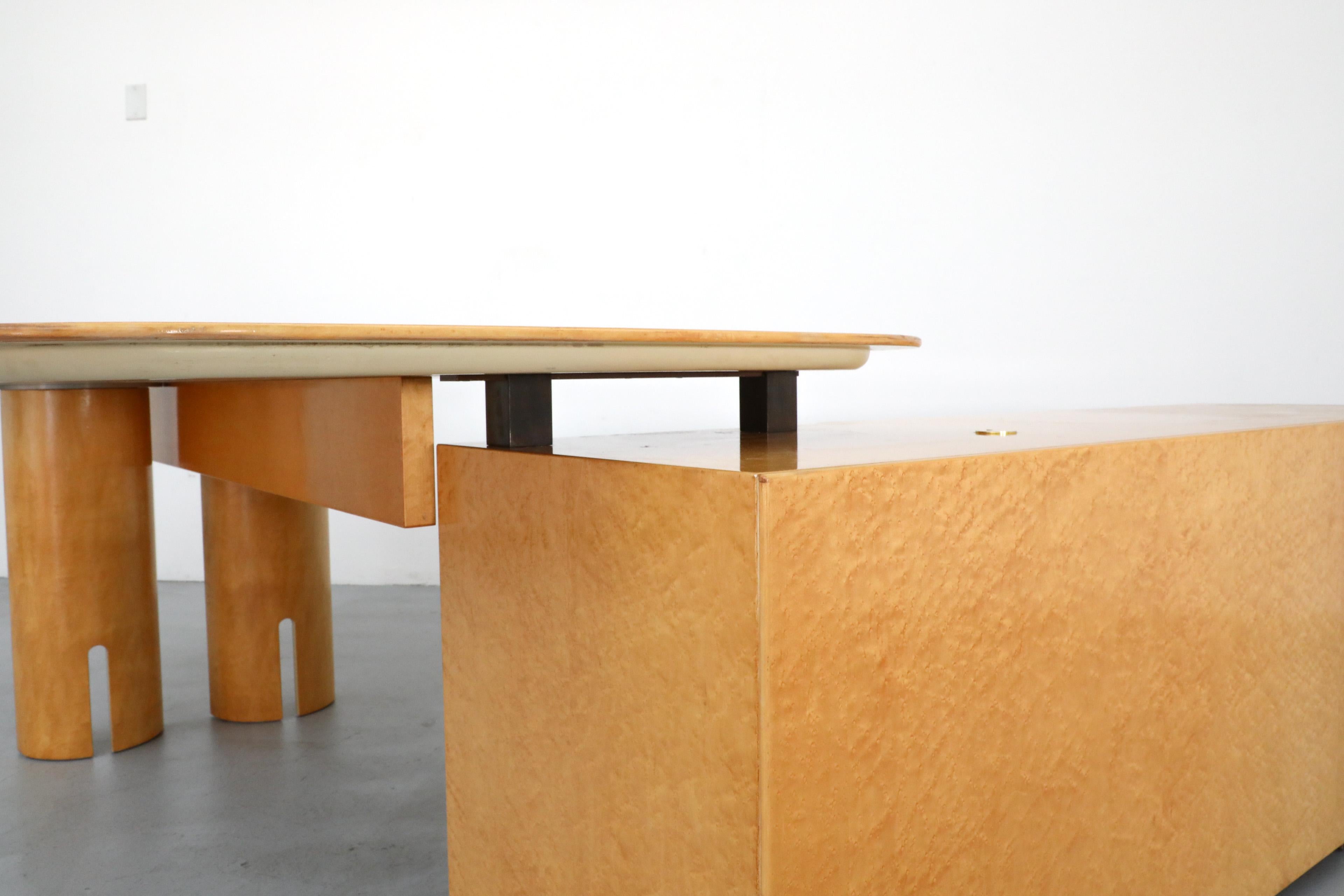 Rare Maple Desk with Return by Giovanni Offredi for Saporiti, 1970's For Sale 5