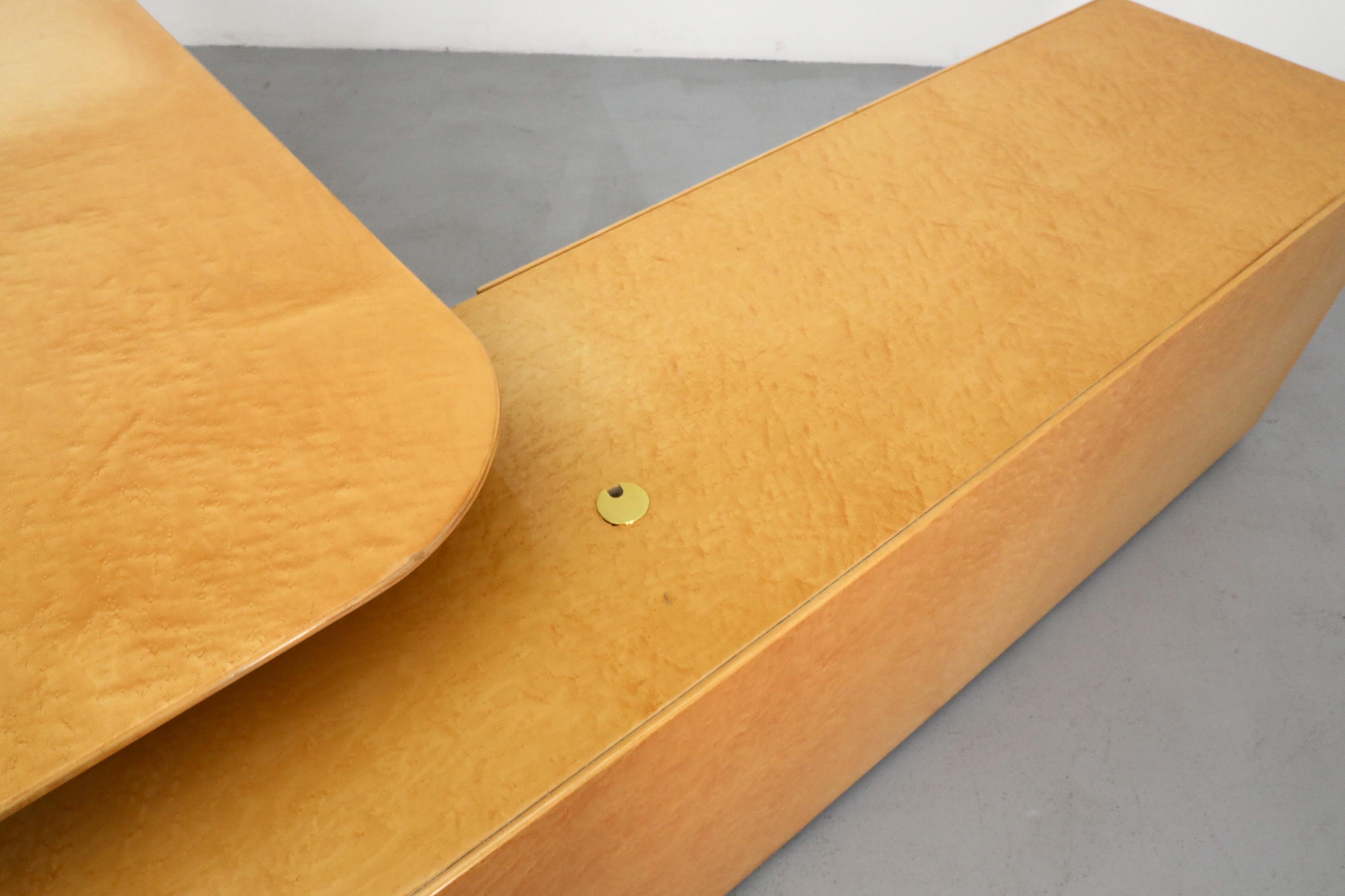 Rare Maple Desk with Return by Giovanni Offredi for Saporiti, 1970's For Sale 7