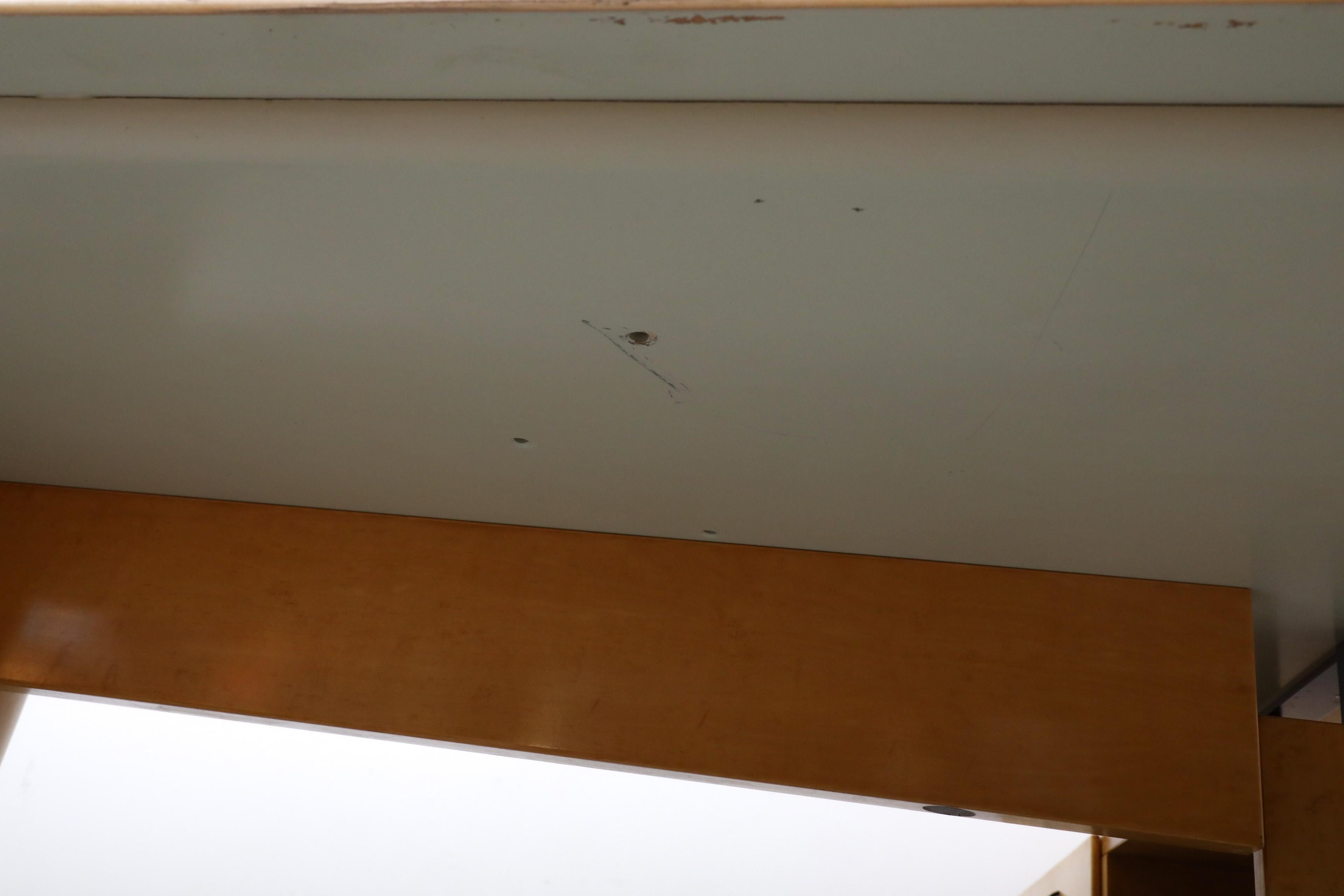 Rare Maple Desk with Return by Giovanni Offredi for Saporiti, 1970's For Sale 1