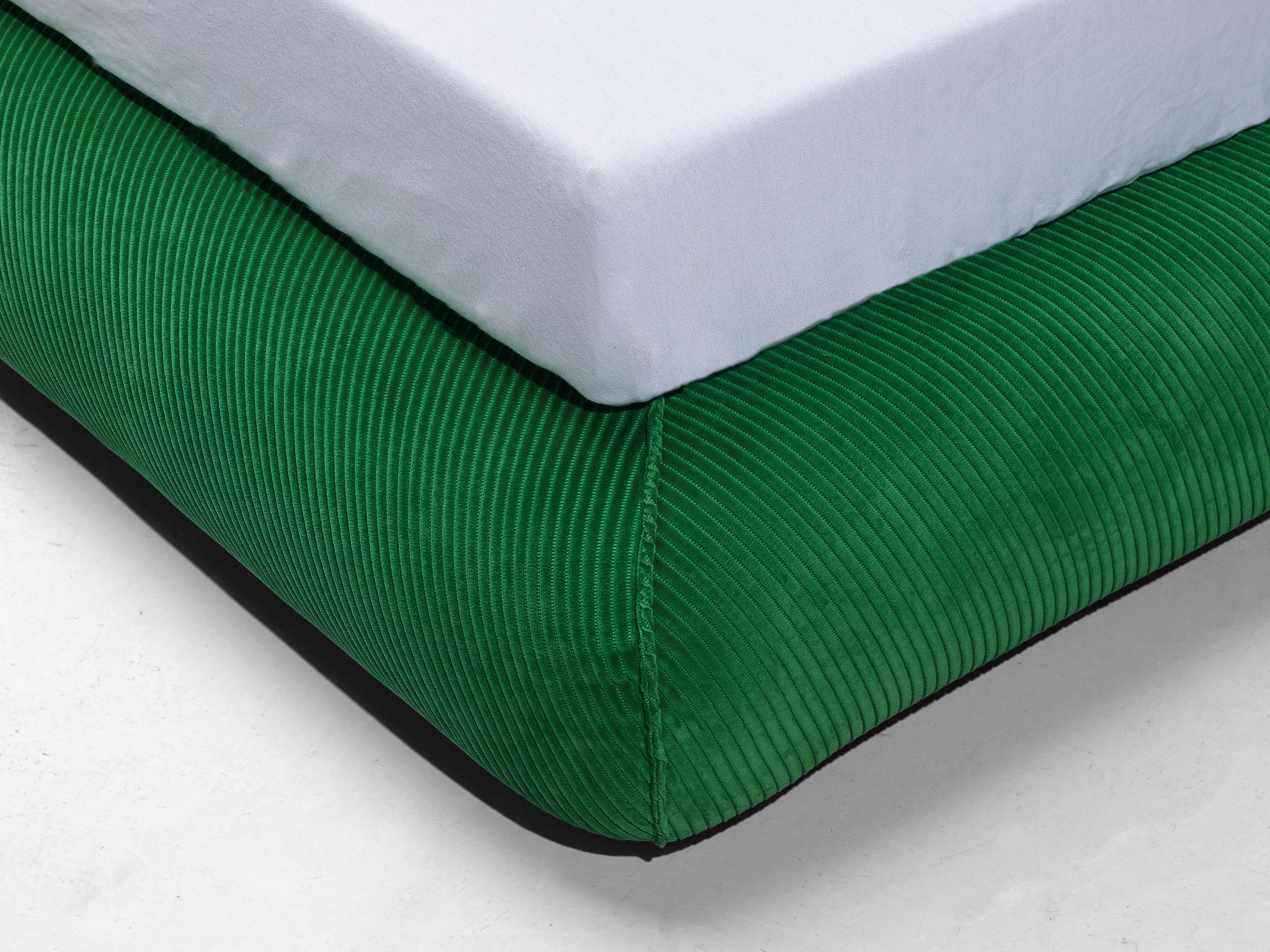 Rare Mario Bellini for Cassina 'Le Mura' Double Bed in Green Upholstery For Sale 5