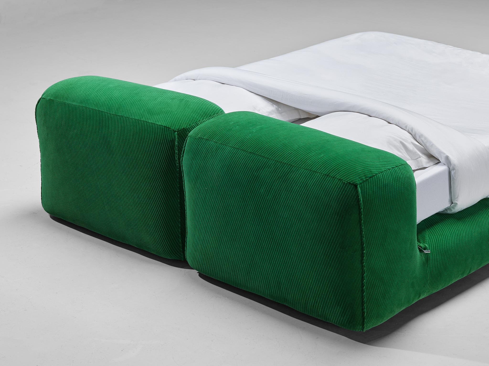 Late 20th Century Rare Mario Bellini for Cassina 'Le Mura' Double Bed in Green Upholstery For Sale